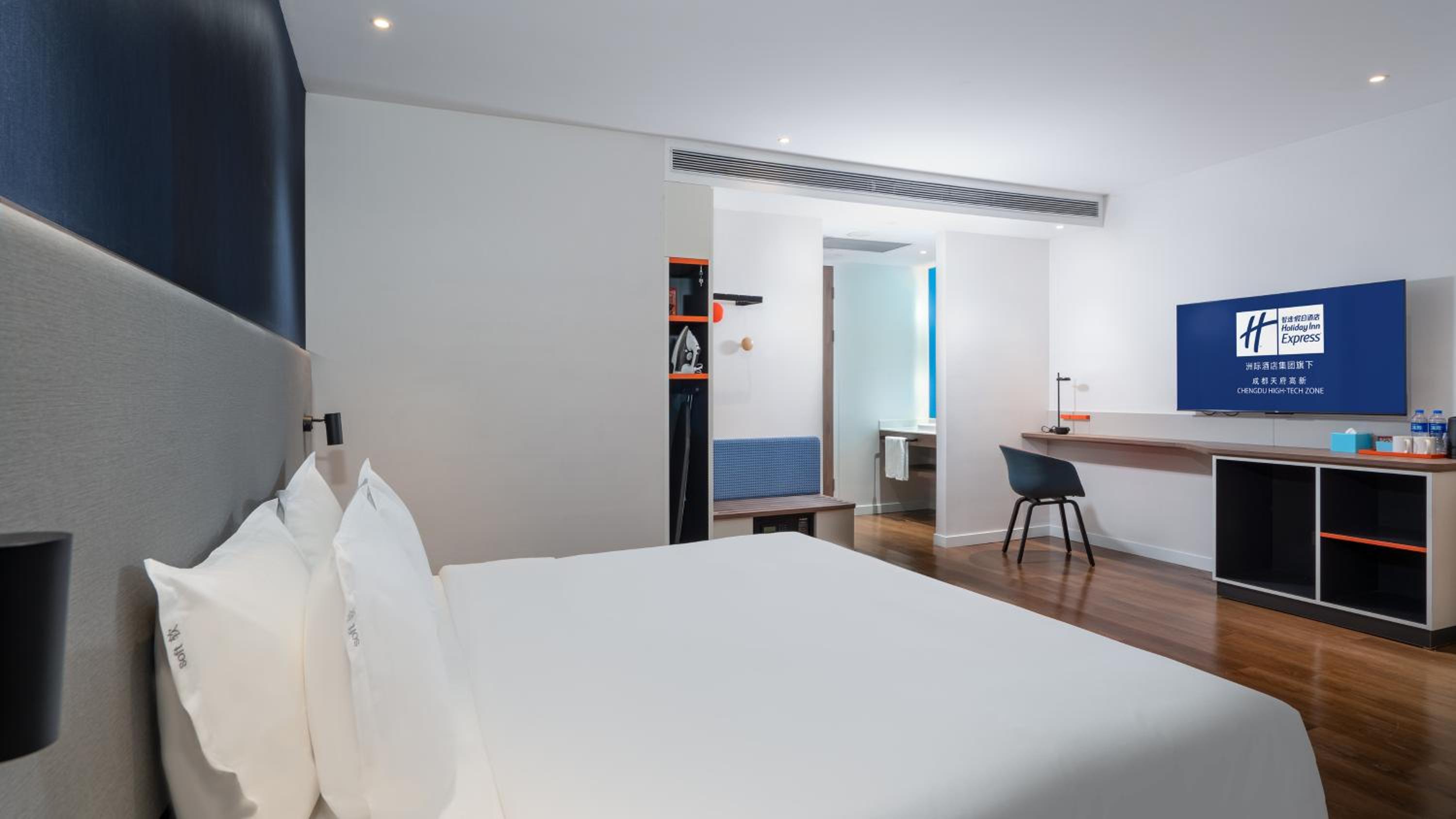 Standard King Room - Photo 2