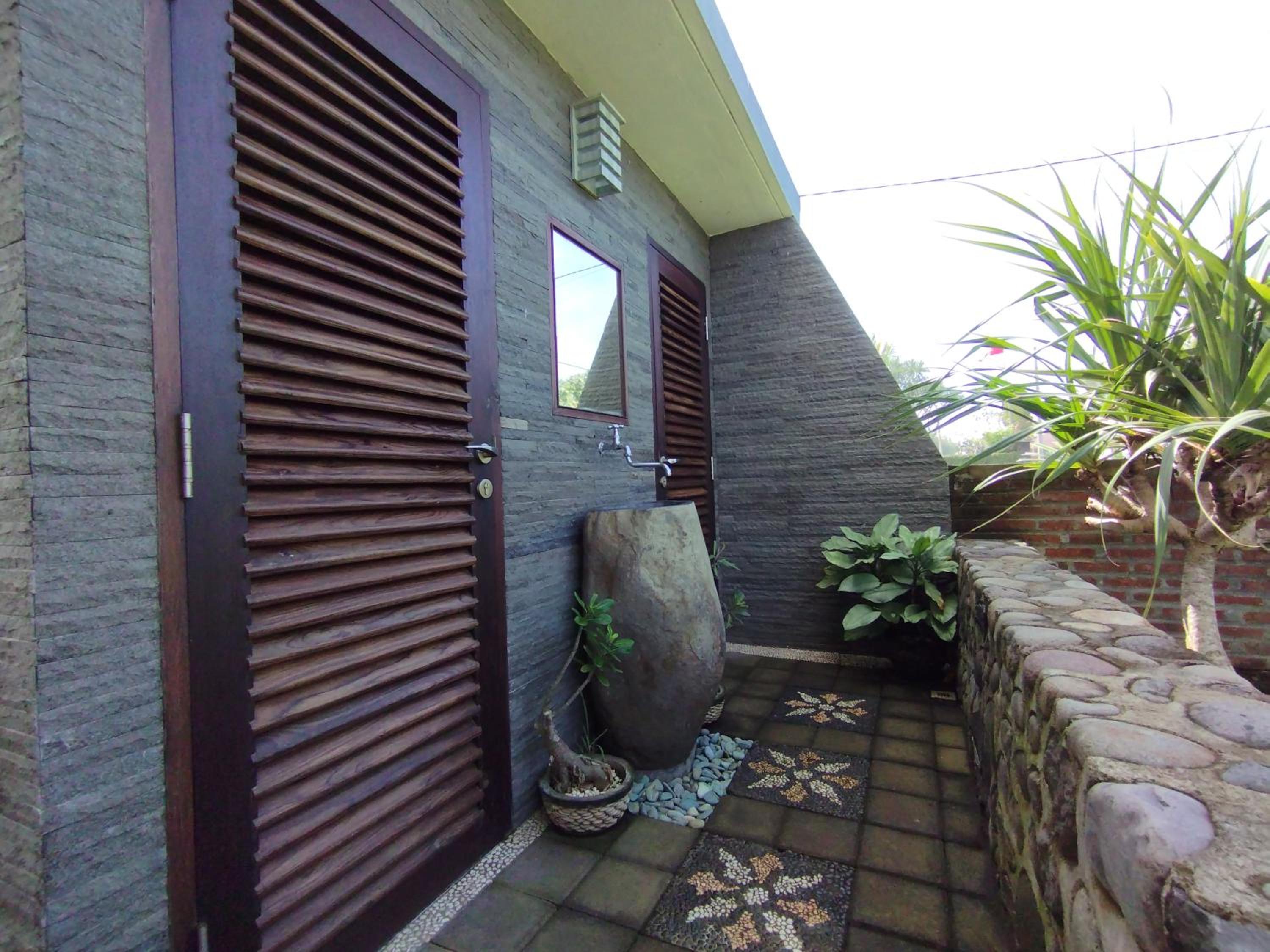 Standard Triple Room with Sea View - Photo 29