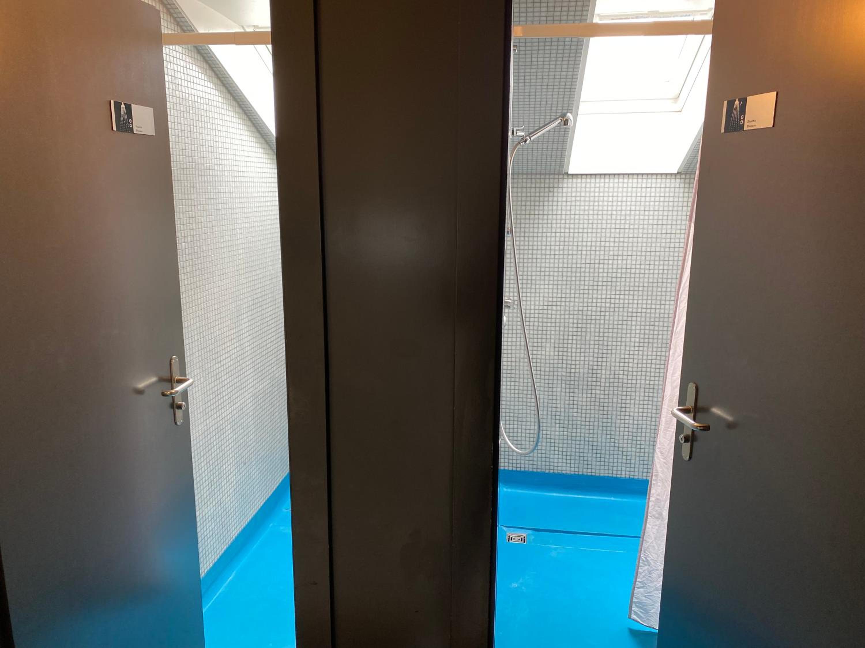 Double Room with Shared Bathroom photo 3