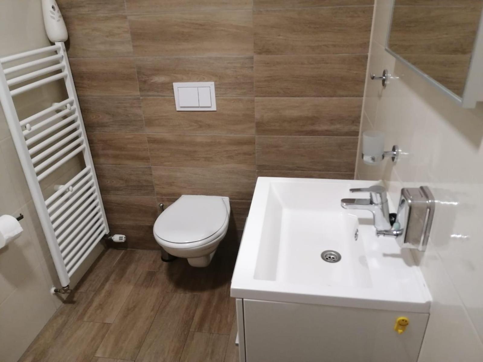Standard Triple Room - Photo 6