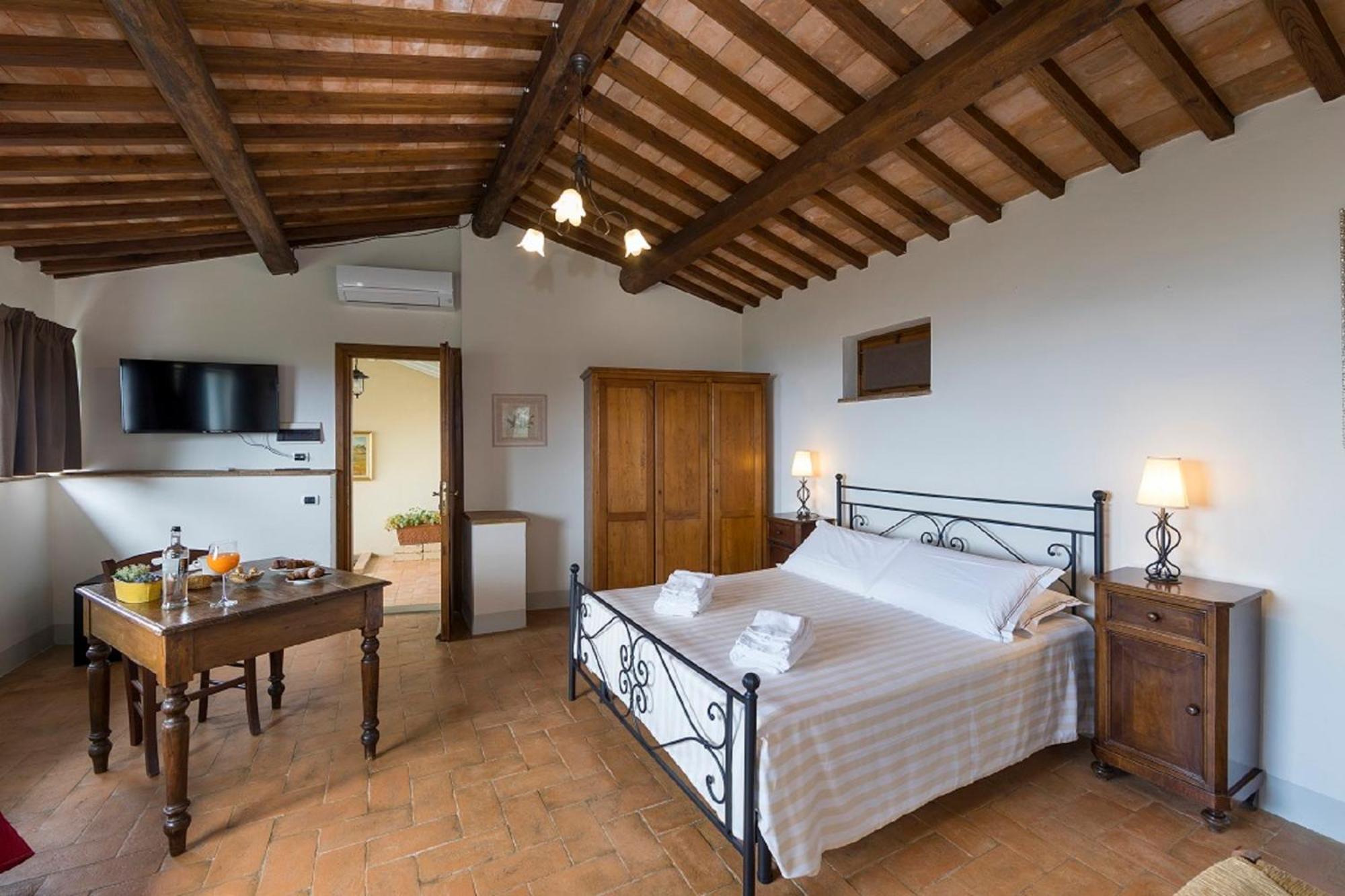 Triple Room with View - Photo 2