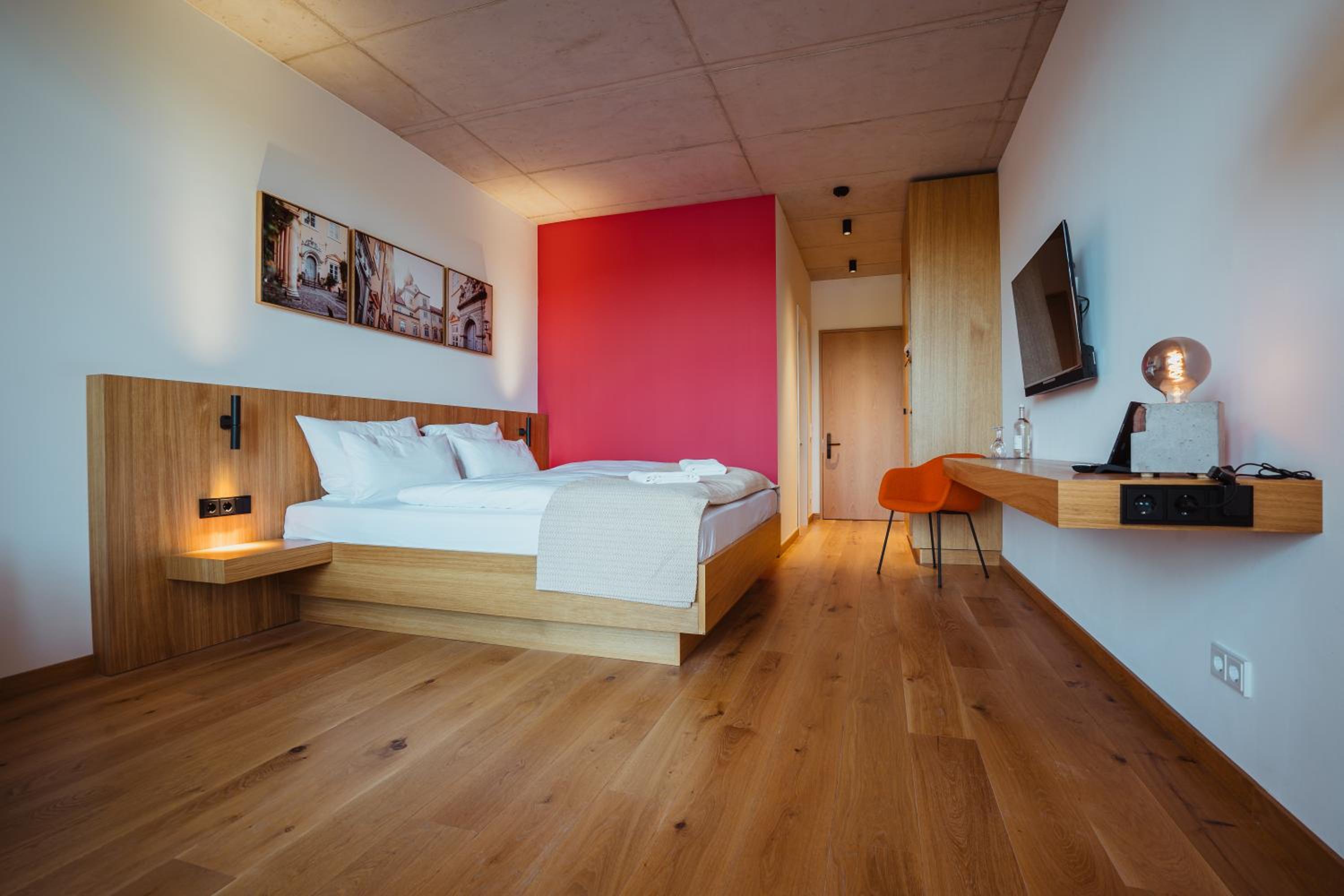King Room with Lake View photo 1