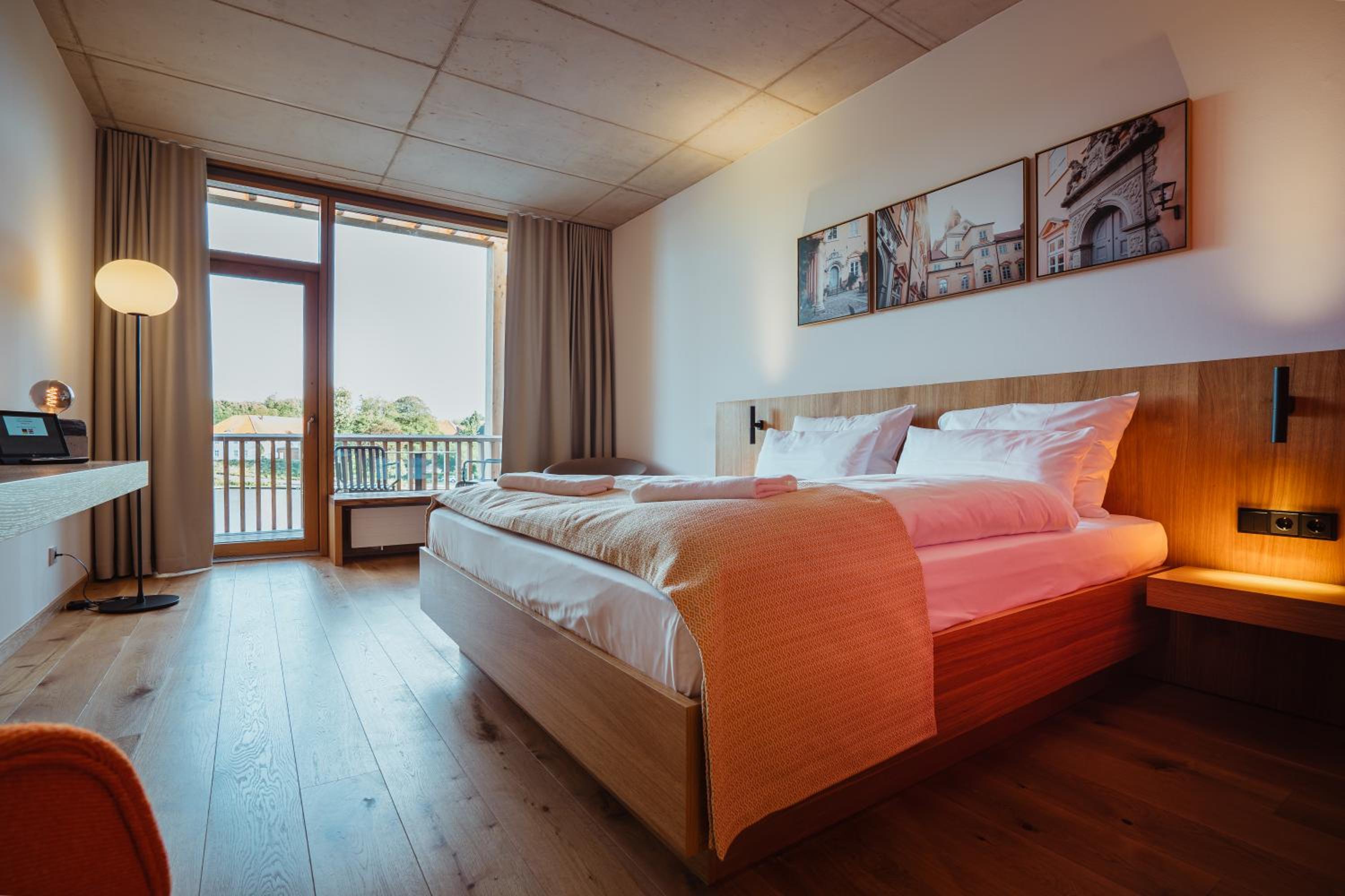 King Room with Lake View photo 3
