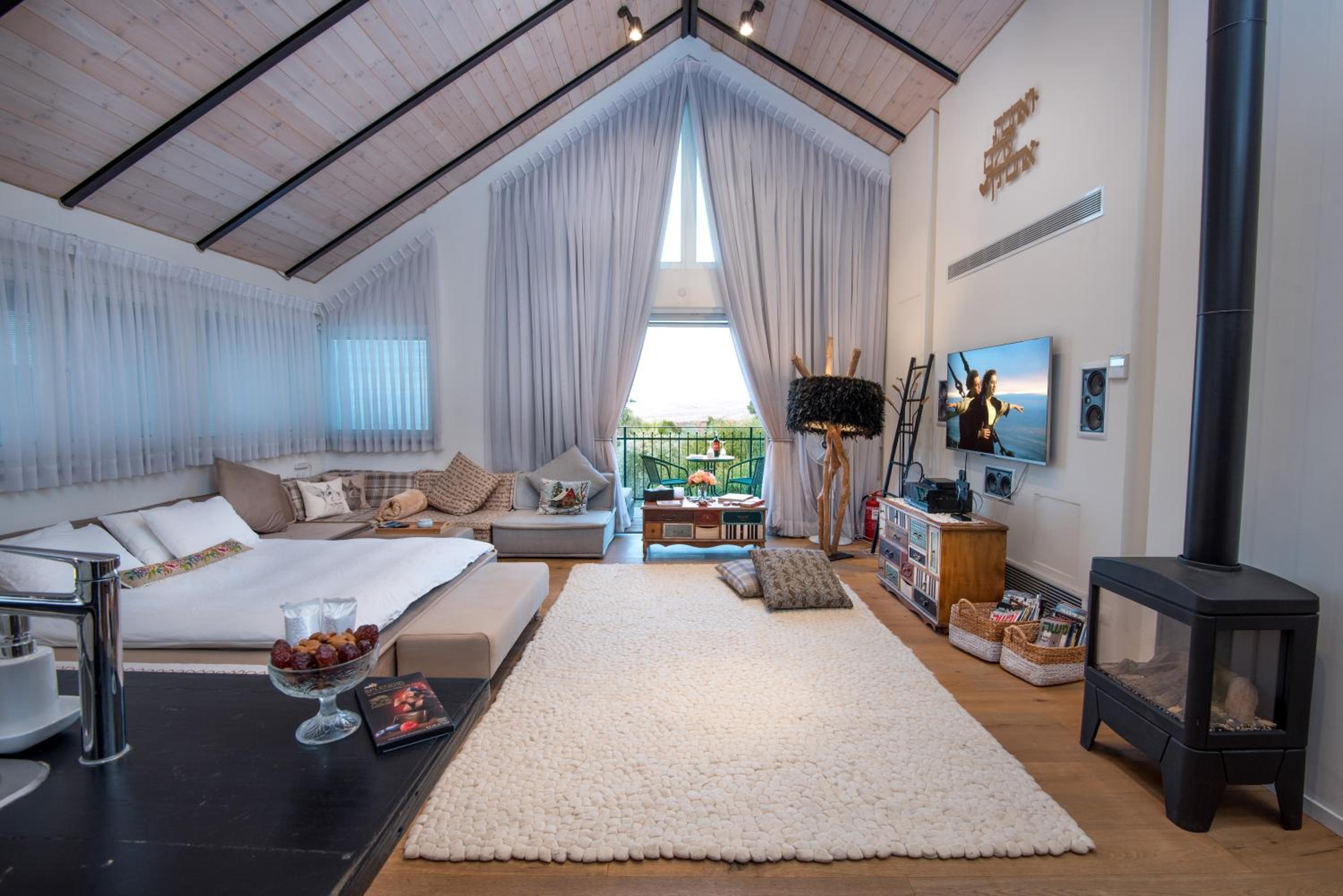 One-Bedroom Apartment - Photo 21