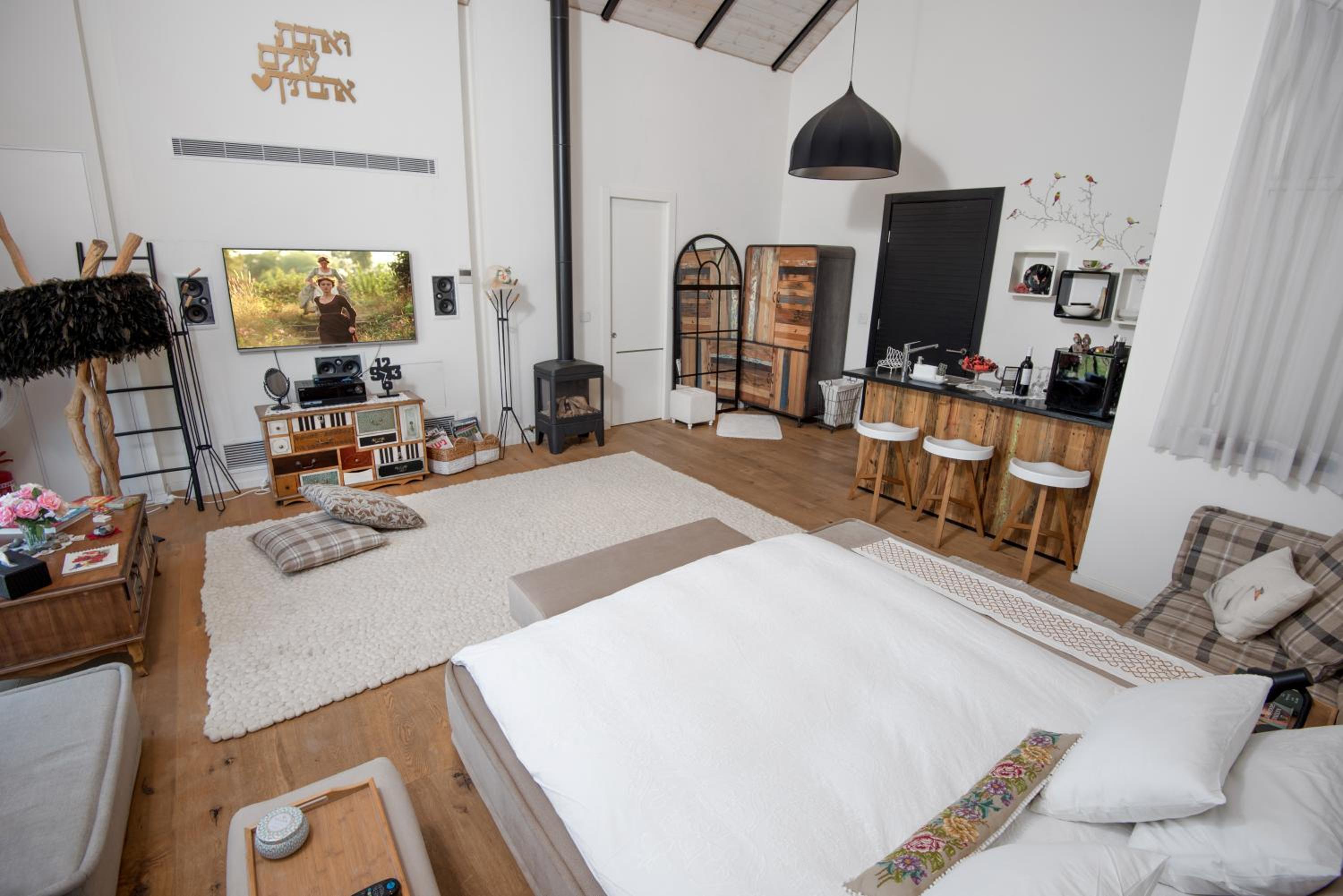 One-Bedroom Apartment - Photo 19