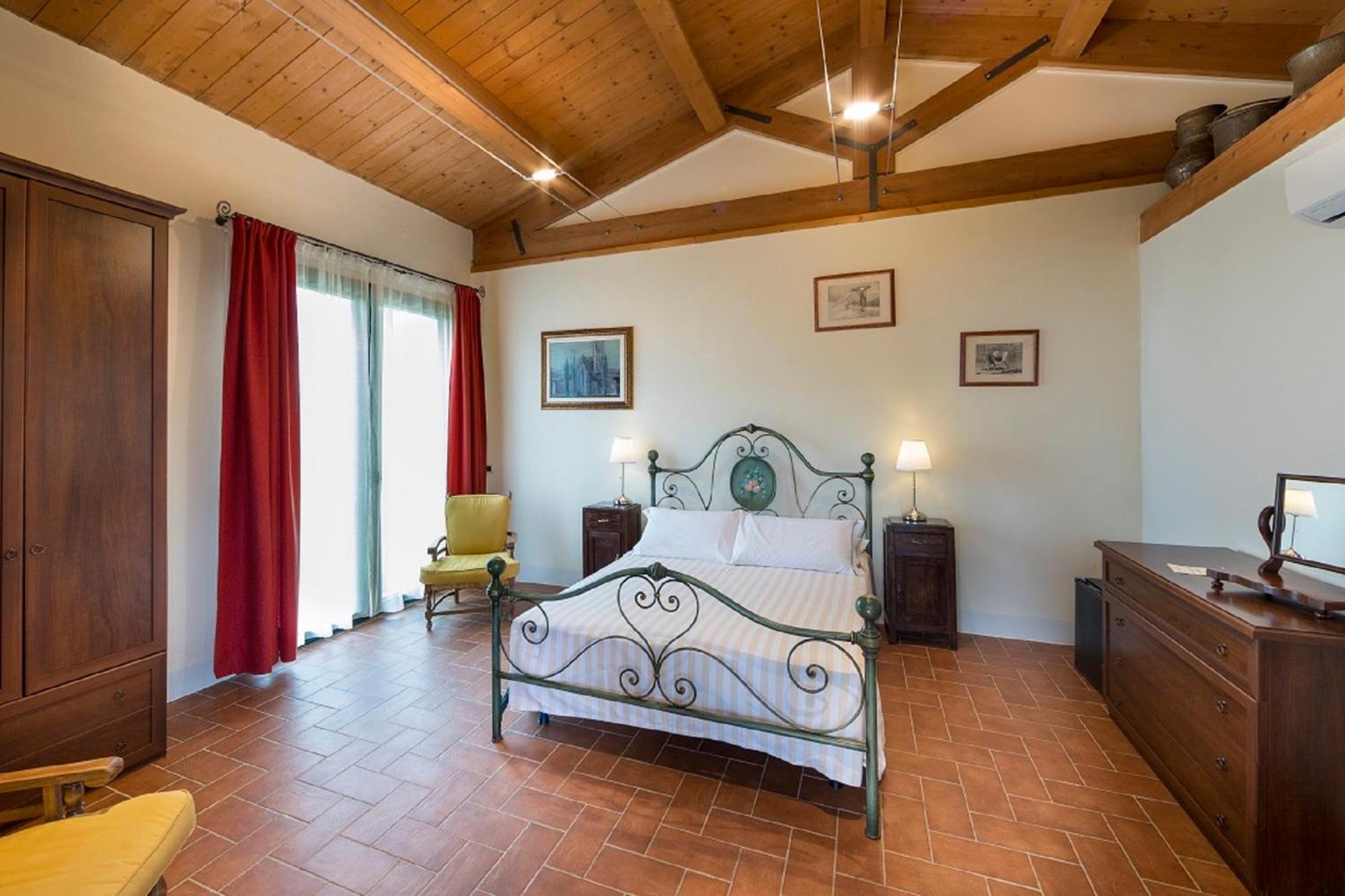 Triple Room with View - Photo 7