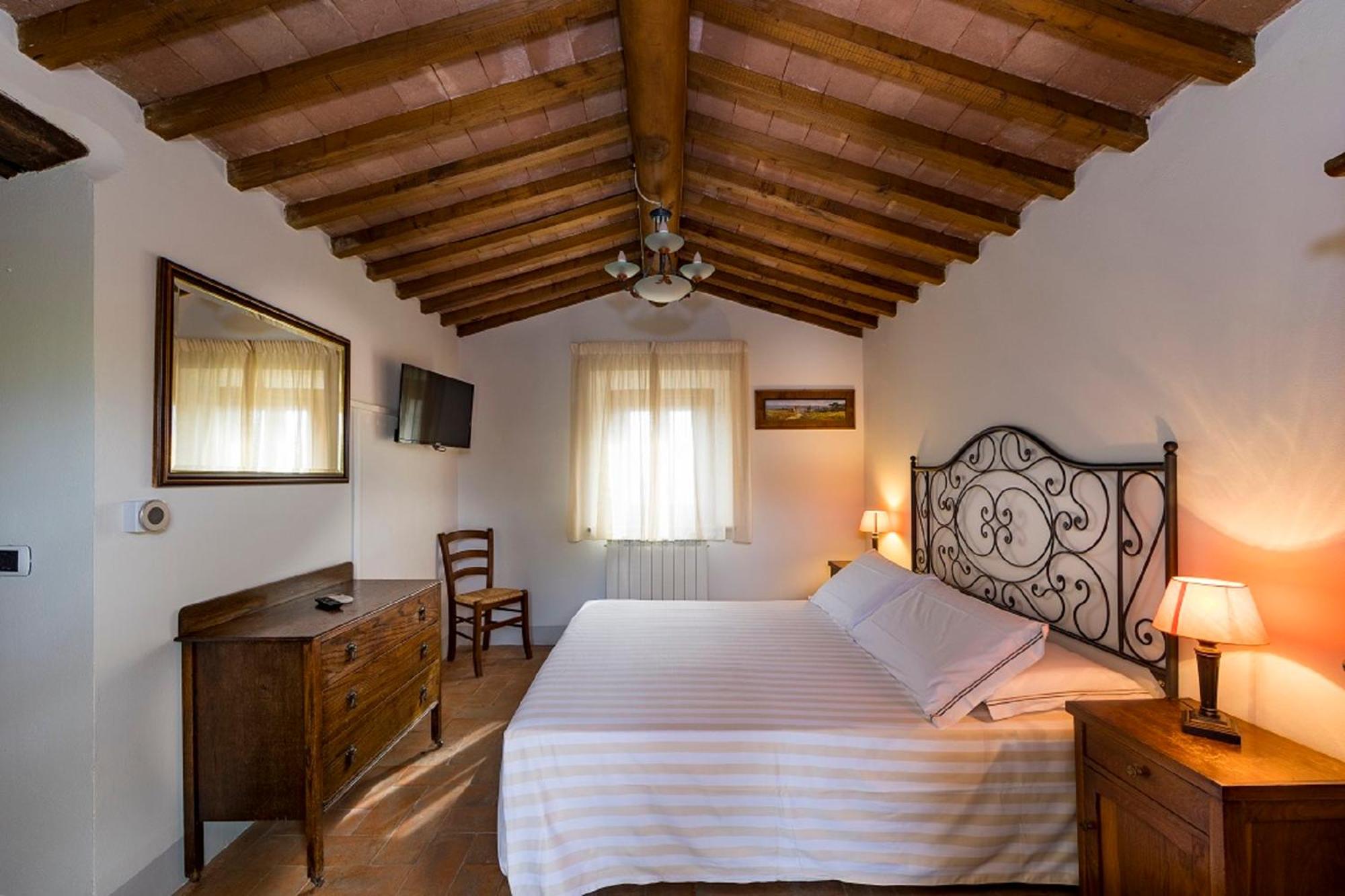 Double Room with Patio - Photo 4