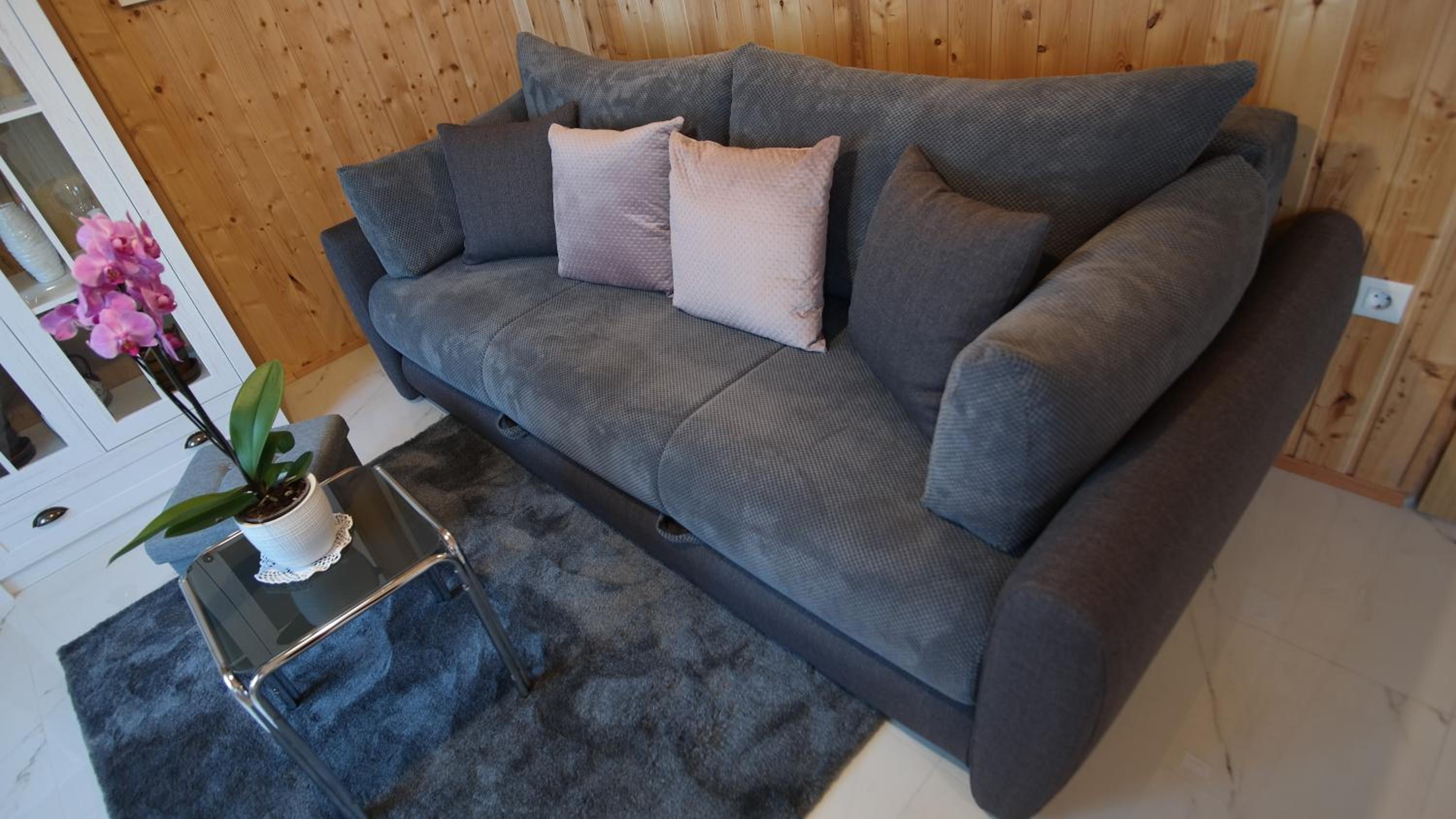 One-Bedroom House photo 1