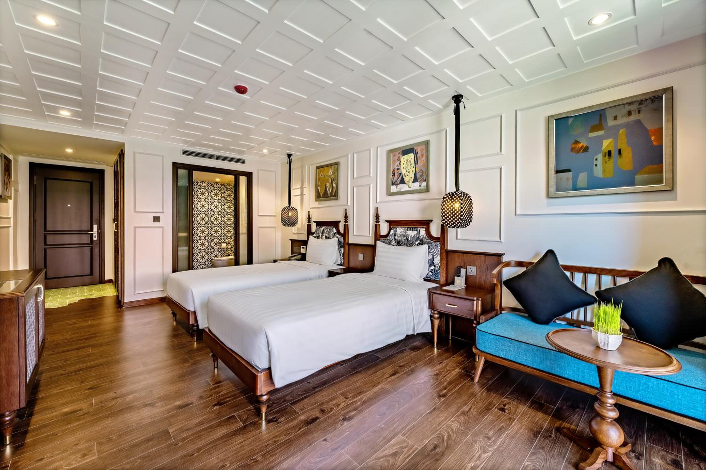 Deluxe Double or Twin Room with Balcony - Photo 10