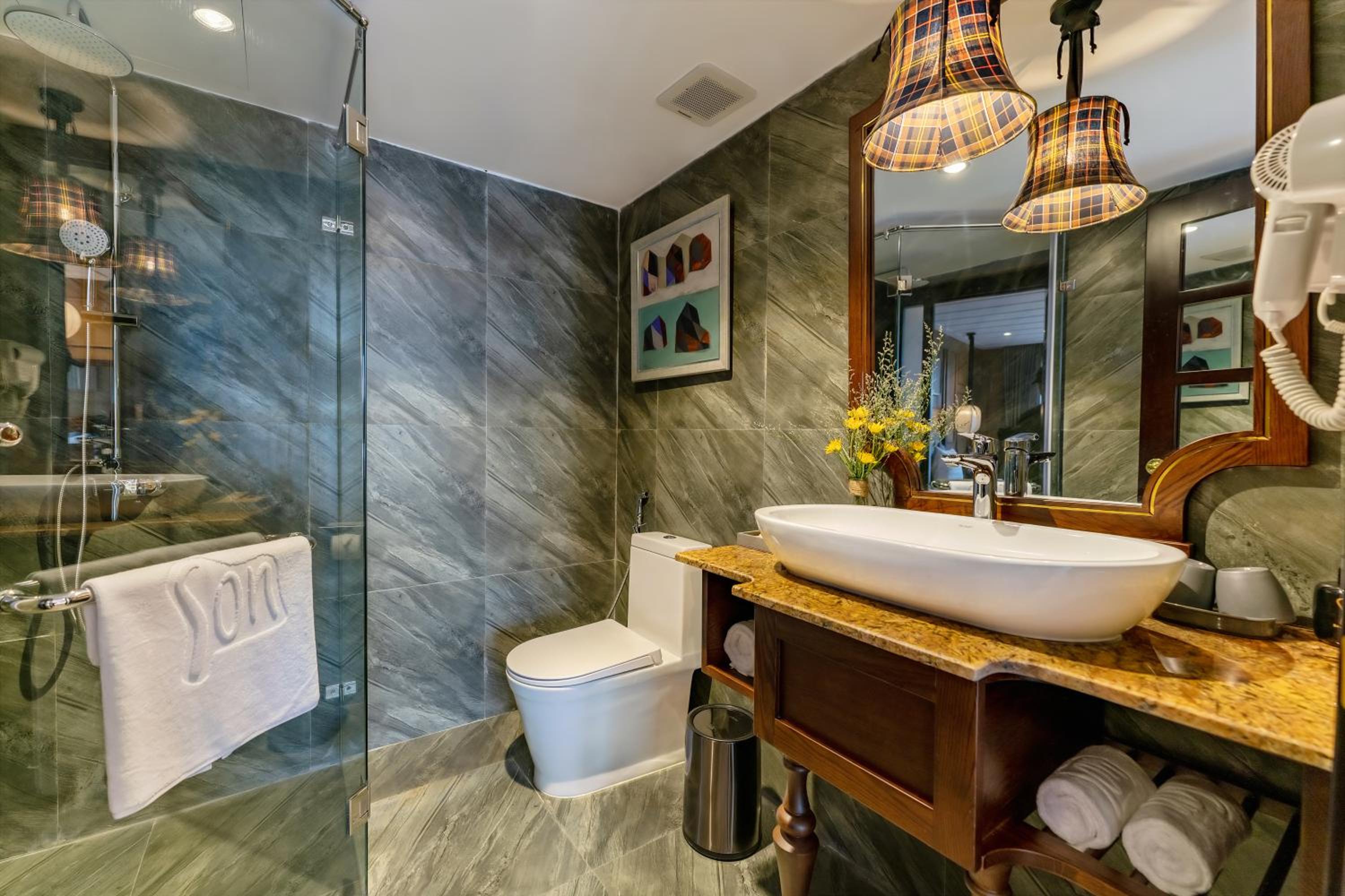 Deluxe Double or Twin Room with Balcony - Photo 2