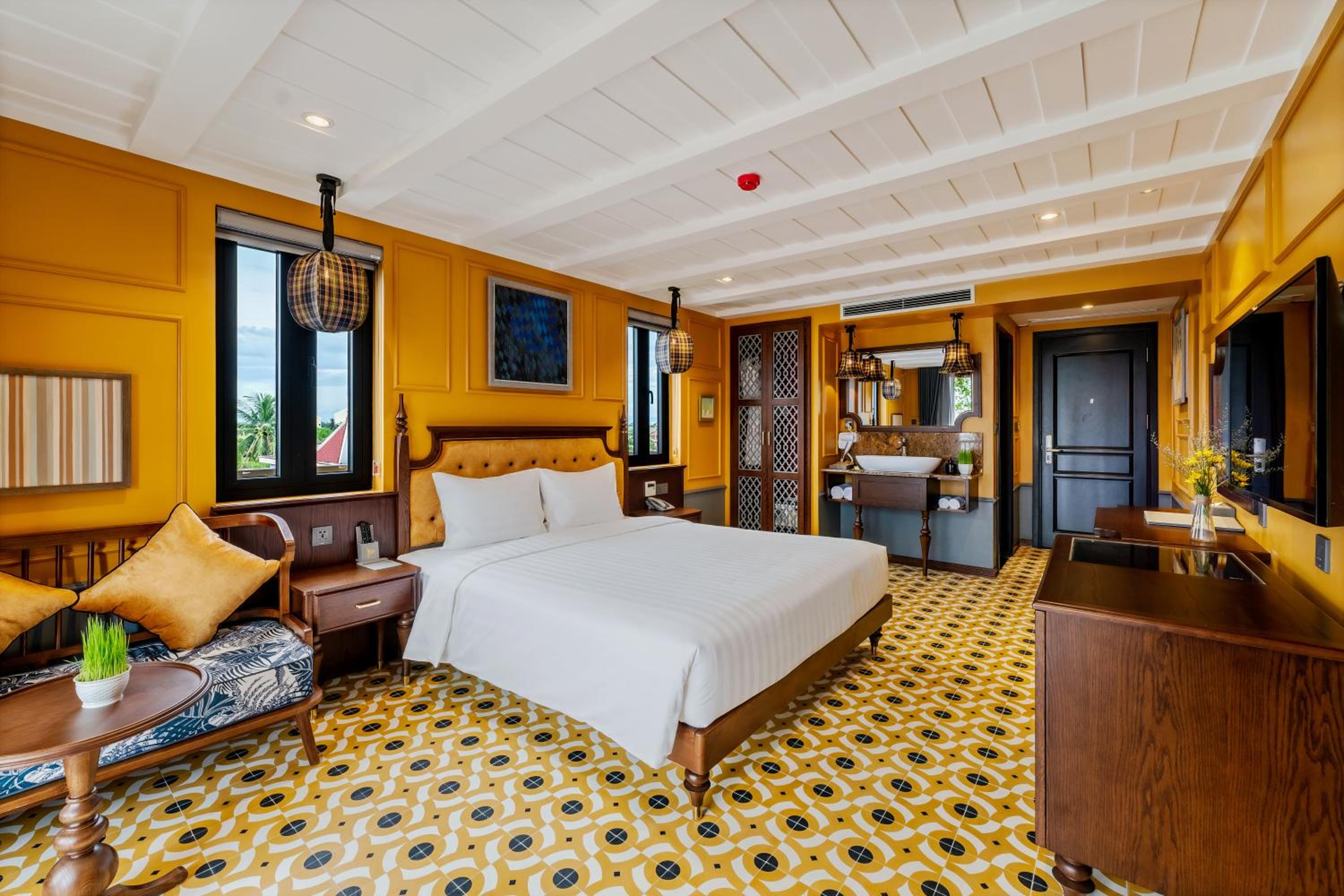 Deluxe Double or Twin Room with Balcony - Photo 9