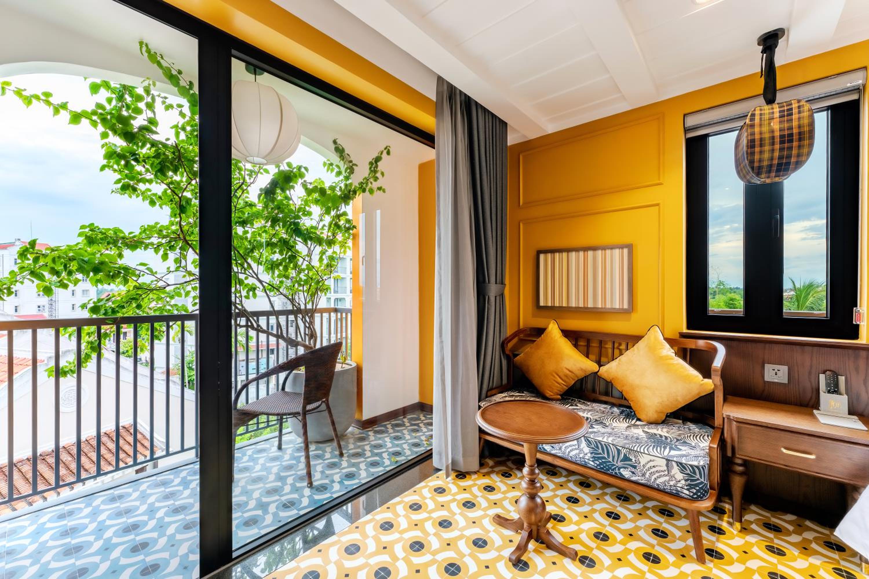 Deluxe Double or Twin Room with City View - Photo 1