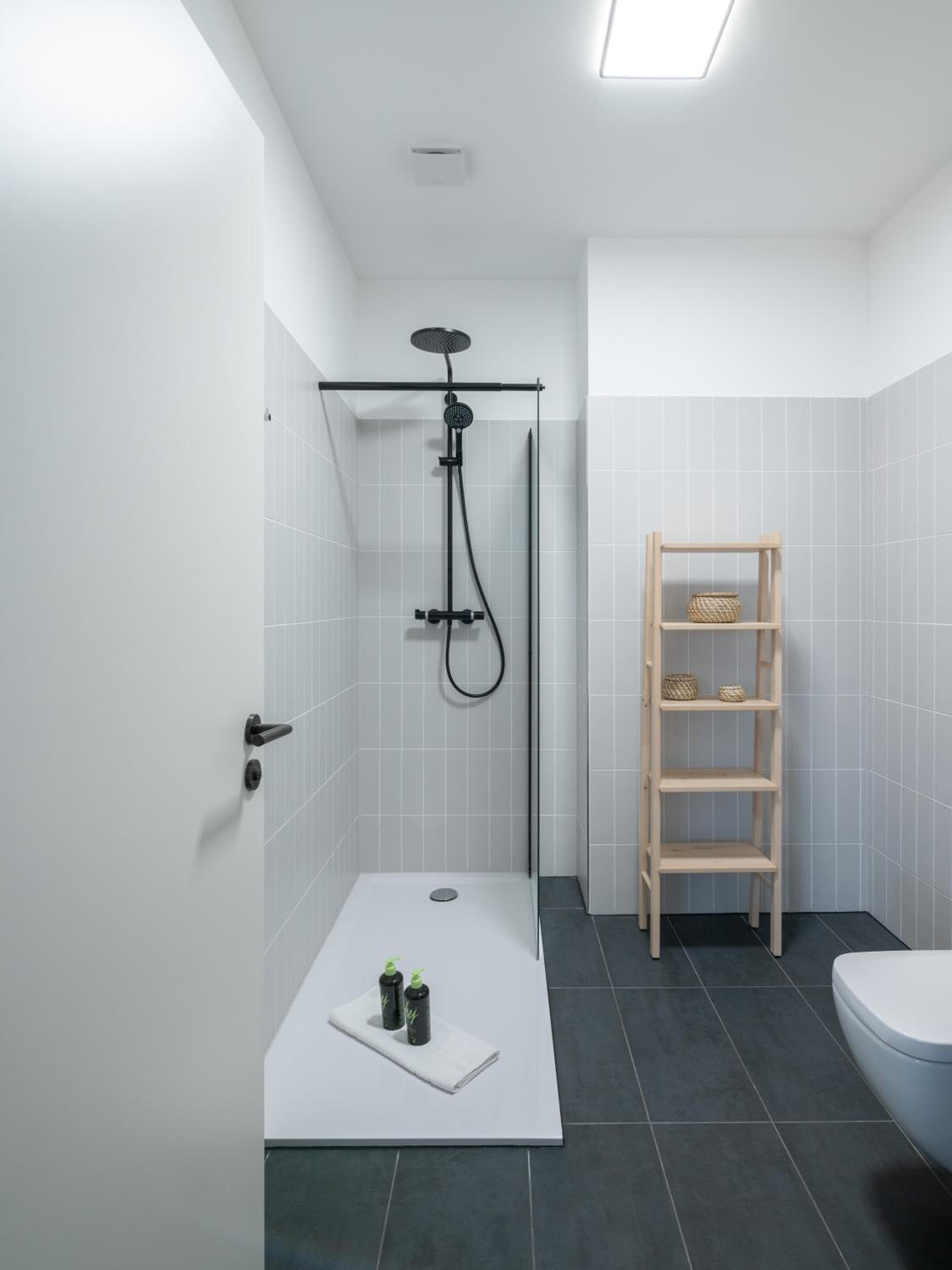 Suite - Photo 5
