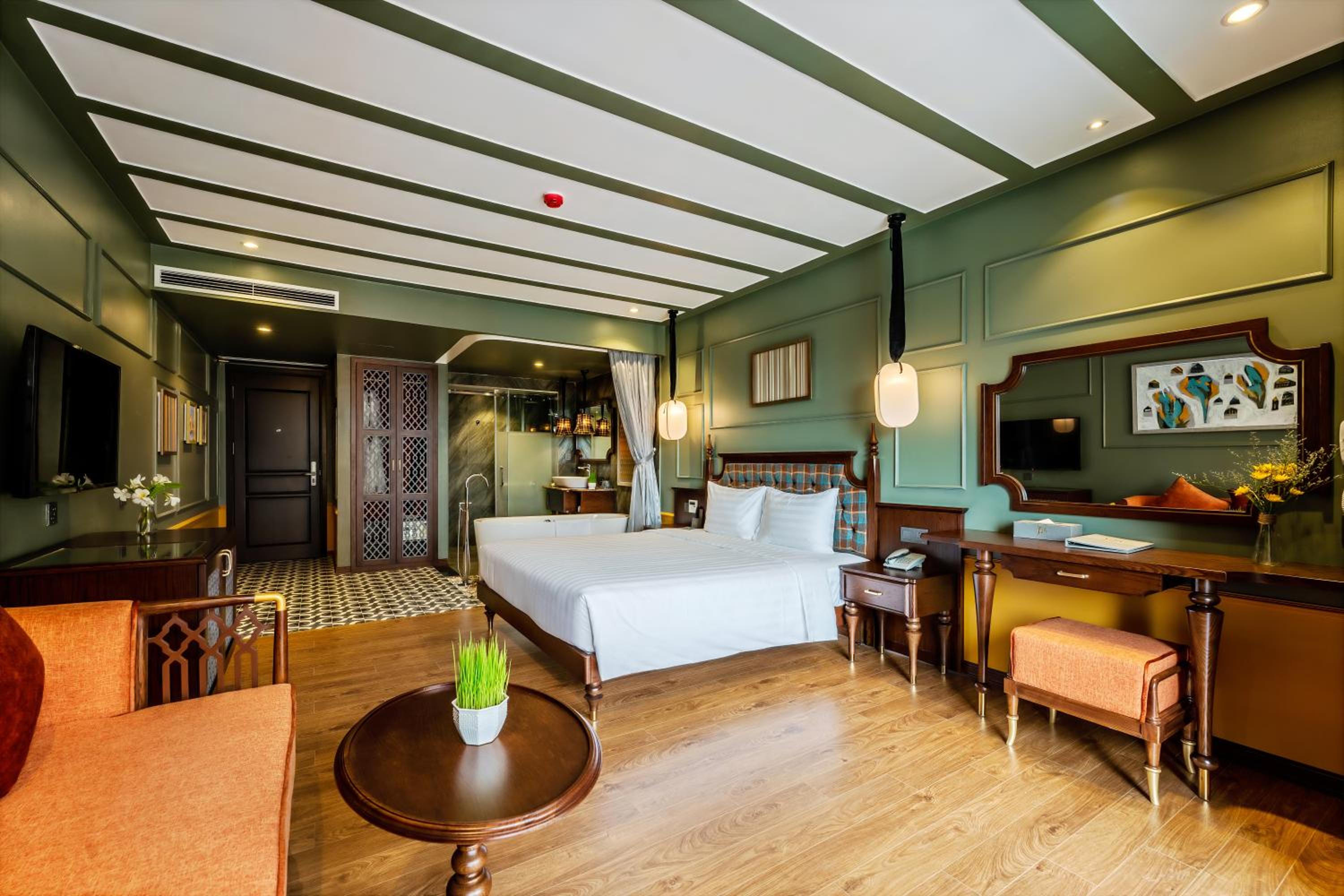 Grand Deluxe Room - Photo 12
