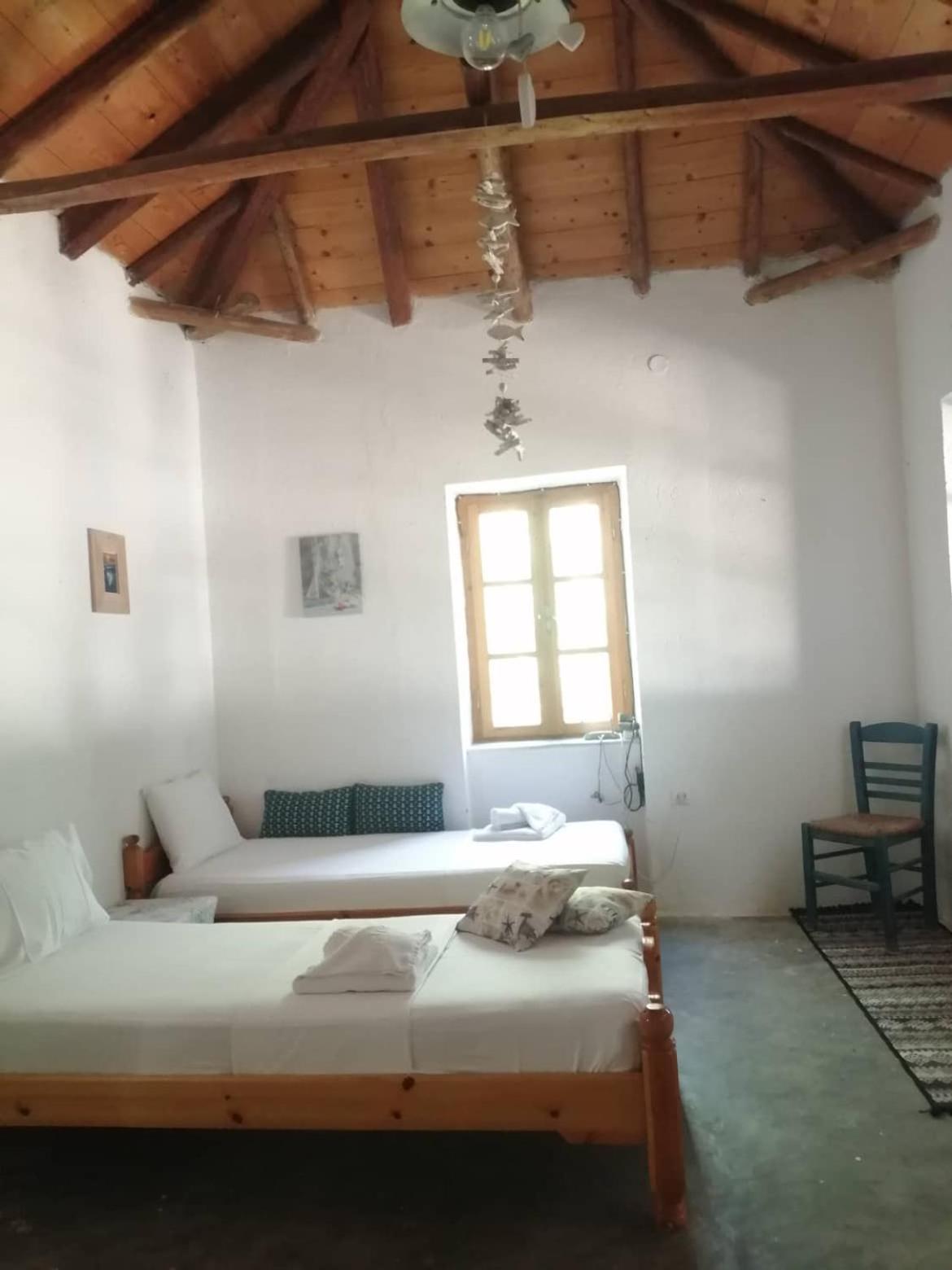 One-Bedroom House photo 1