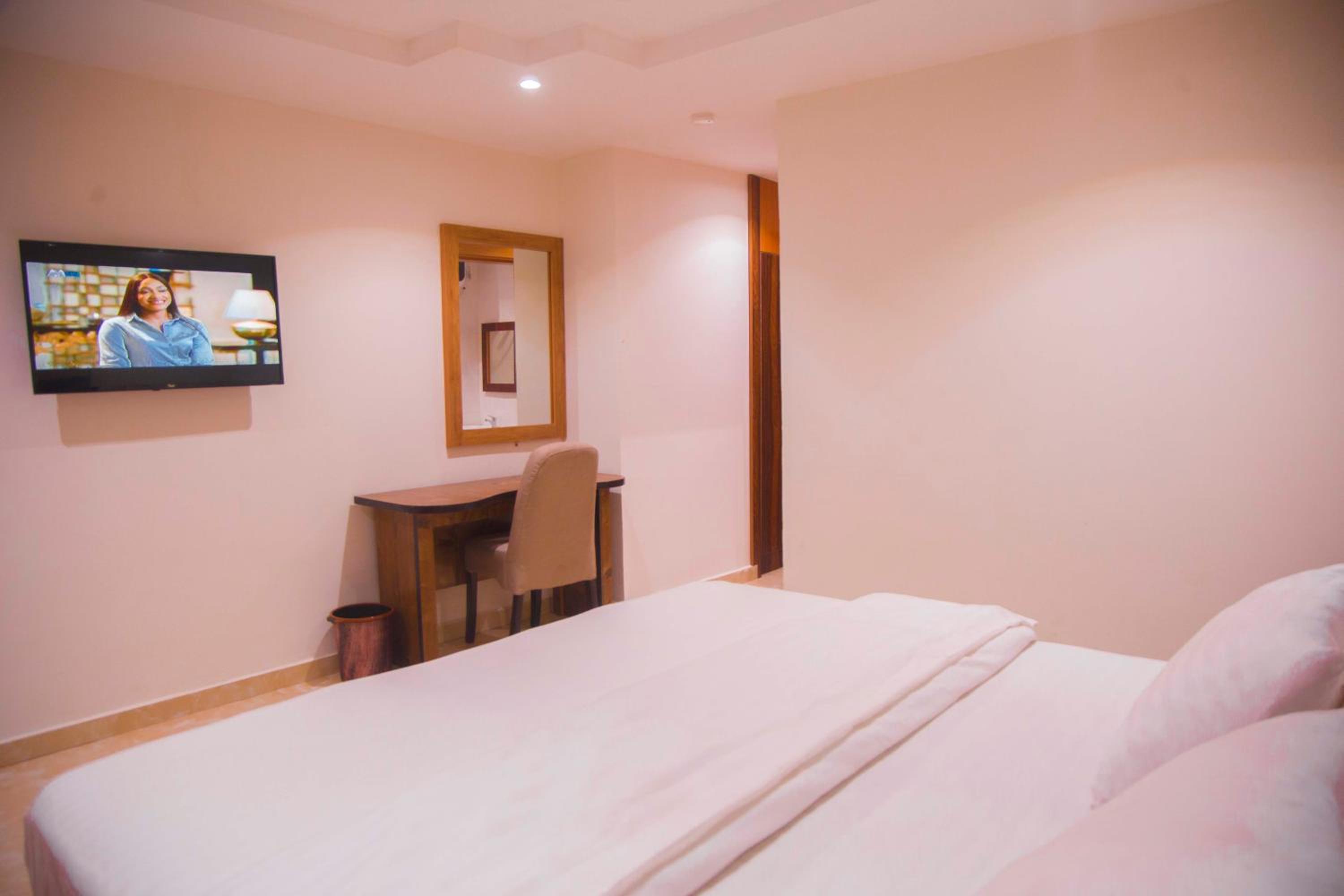 Deluxe Double or Twin Room with Pool View photo 1