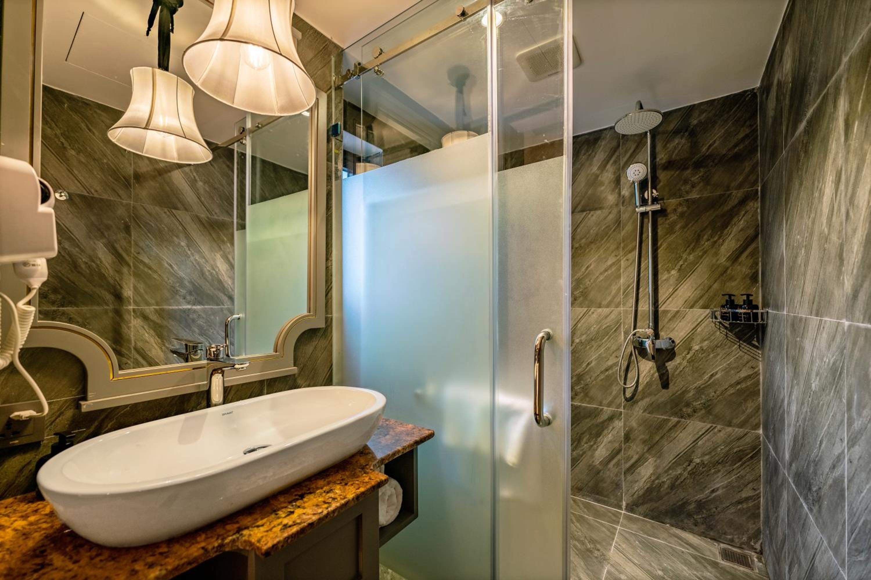 Family Suite - Photo 5