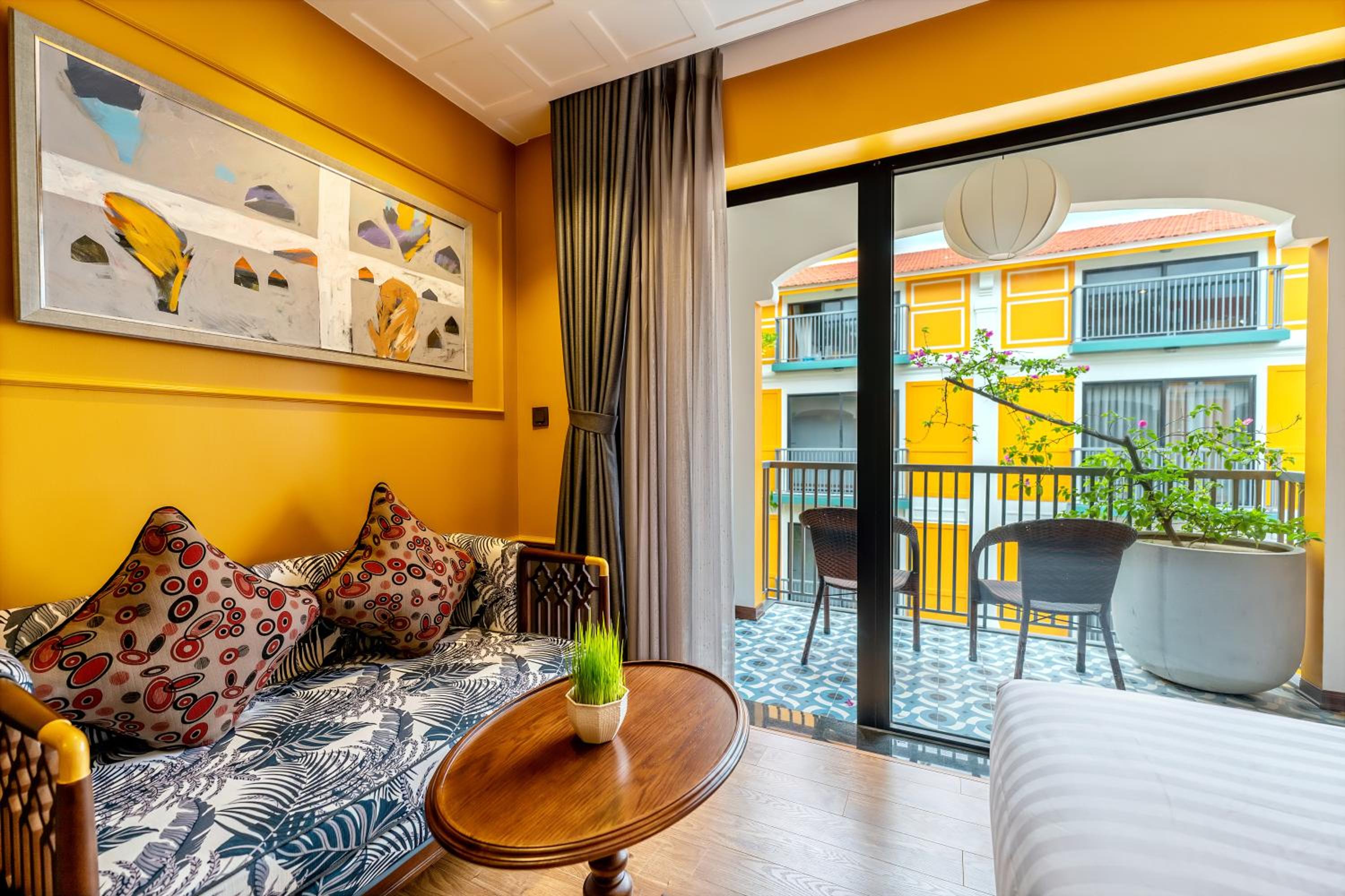 Grand Deluxe Room - Photo 13