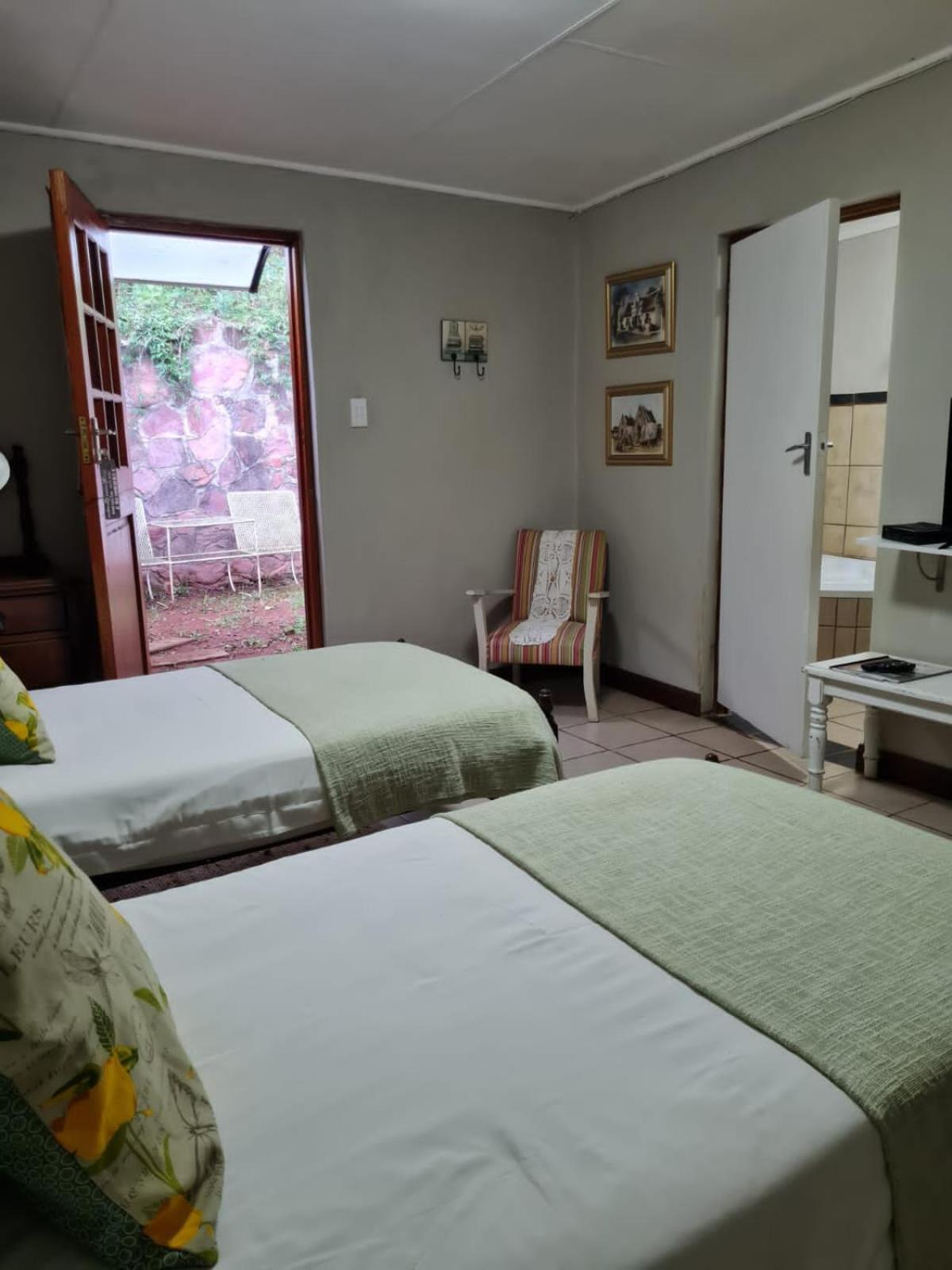 Deluxe King Room photo 1