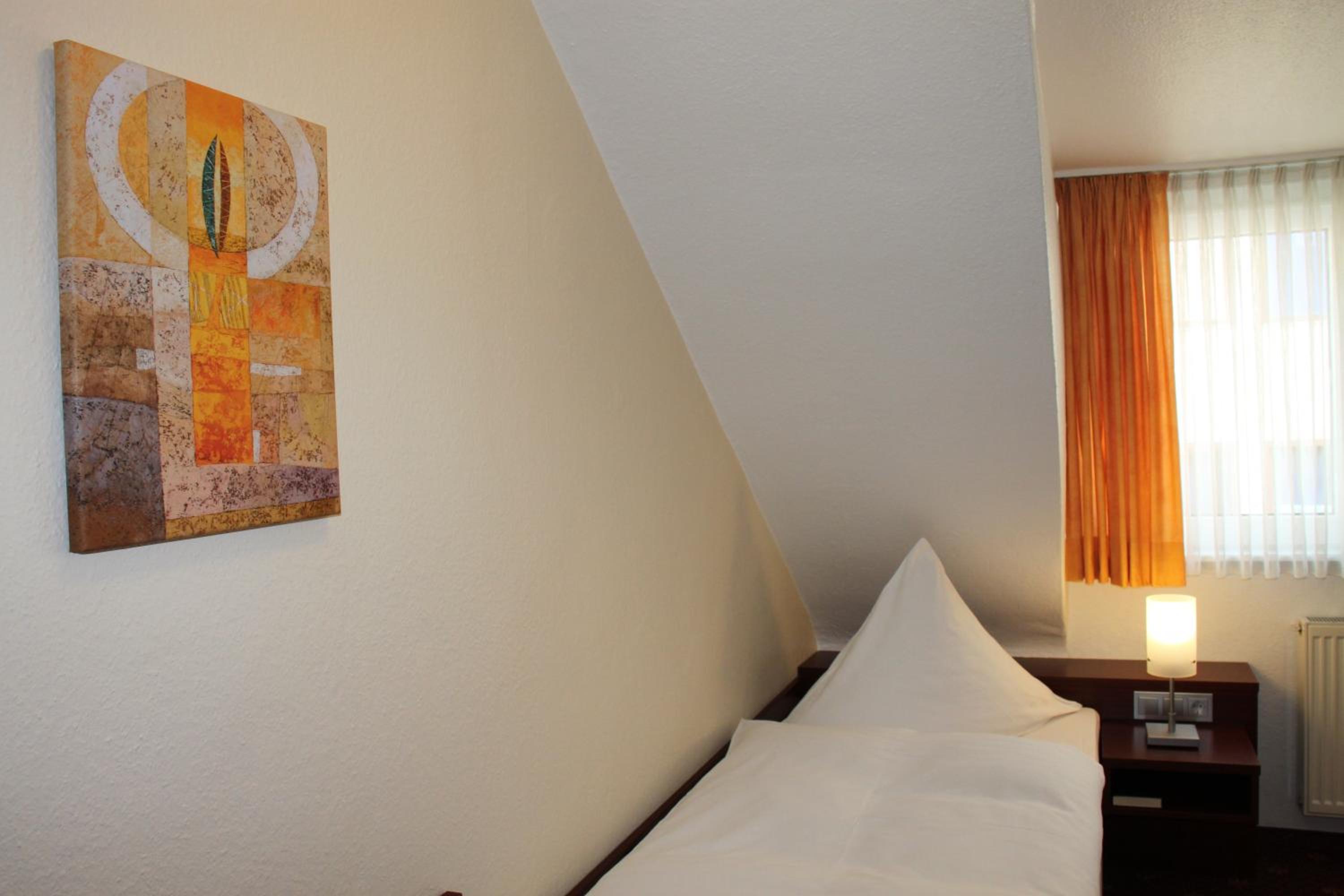 Single Room photo 2
