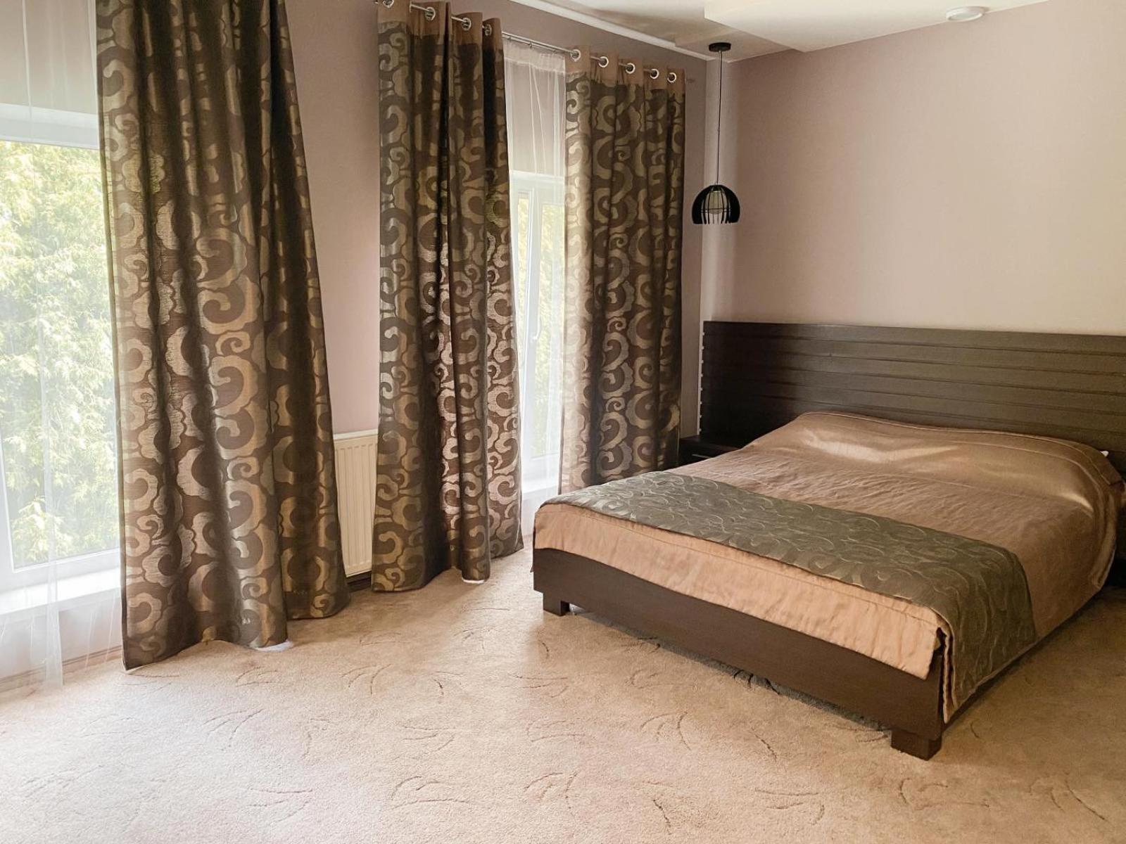 Deluxe Room (2 Adults + 1 Child)