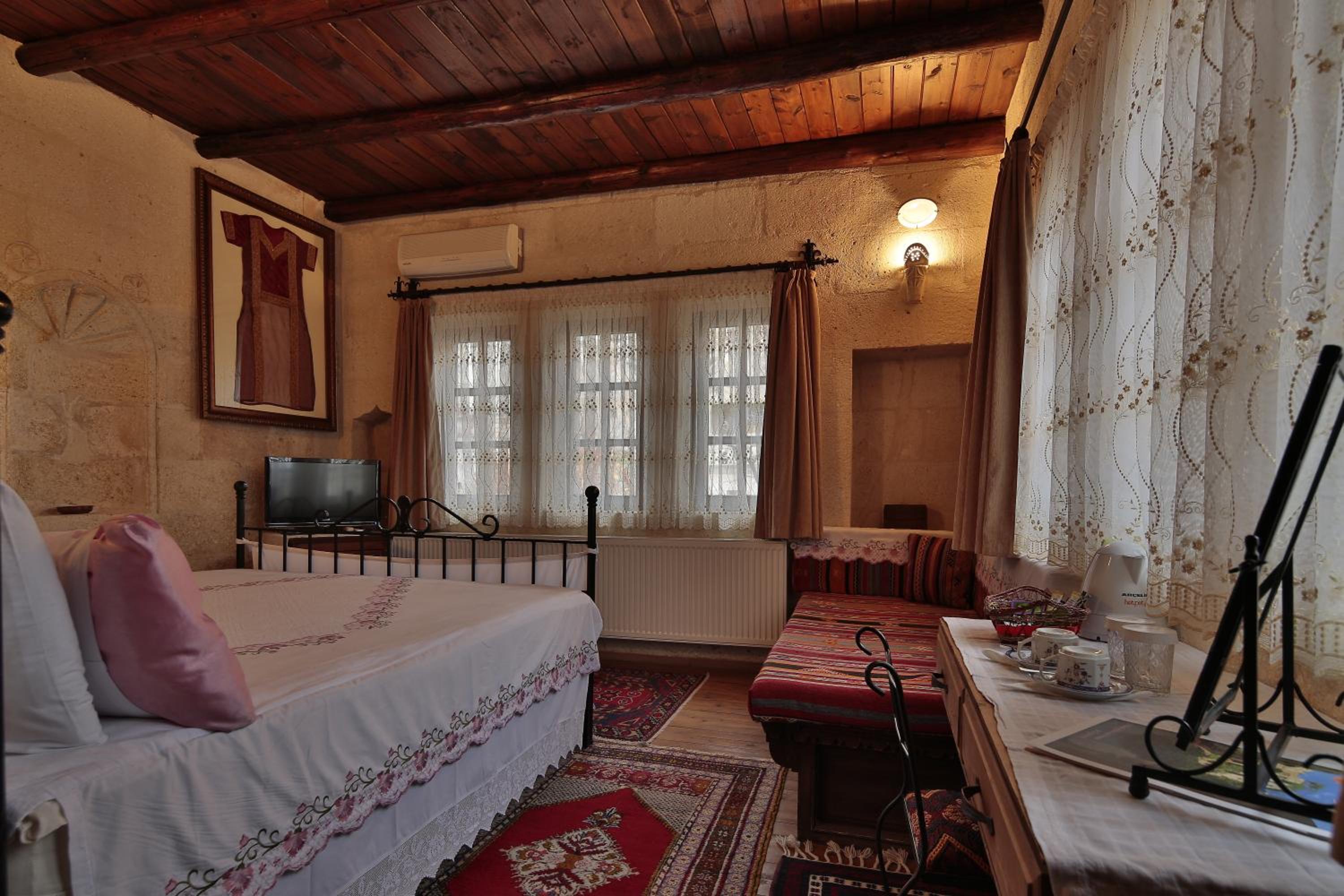 Deluxe Queen Room photo 1