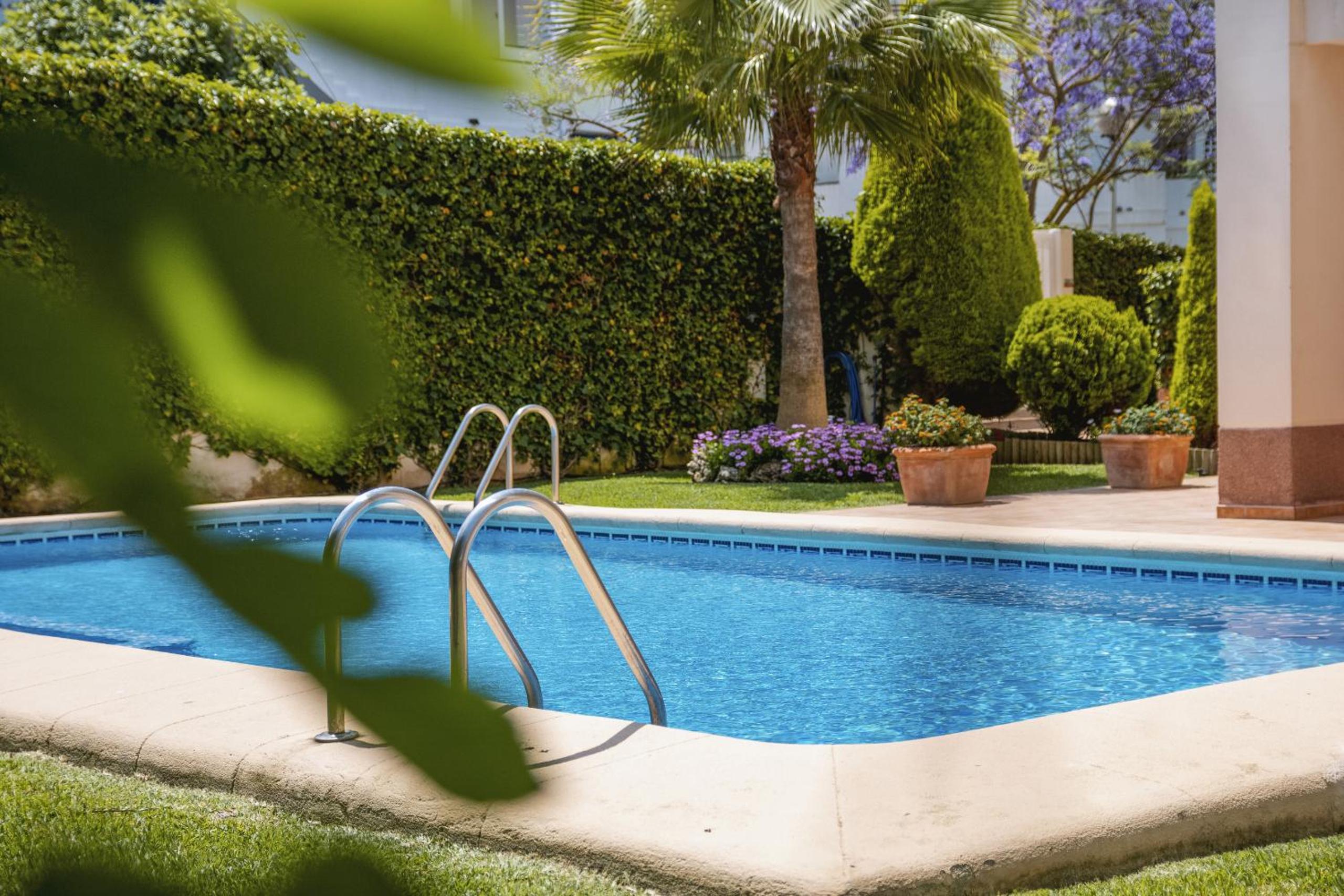 Apartment with Pool View  photo 2