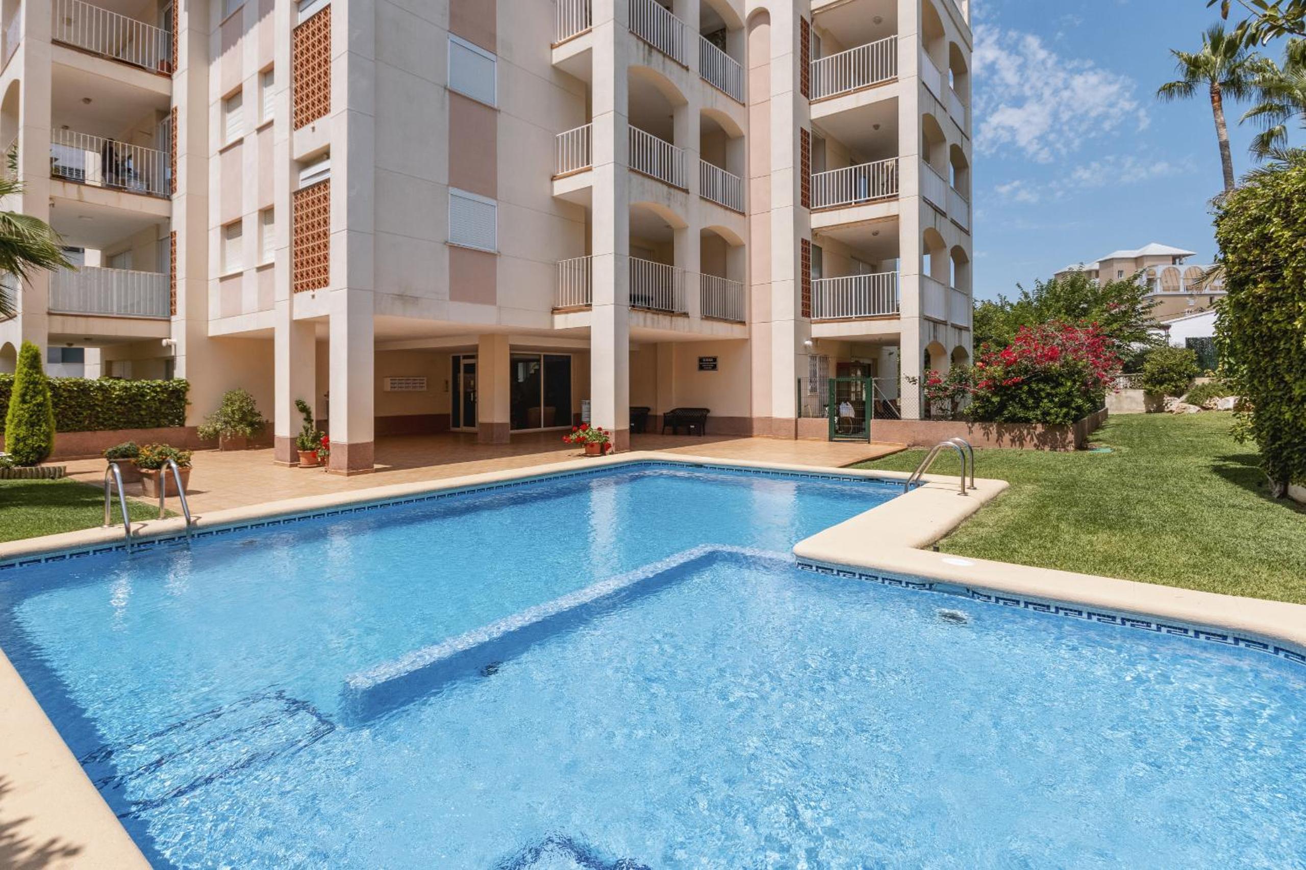Apartment with Pool View  photo 3