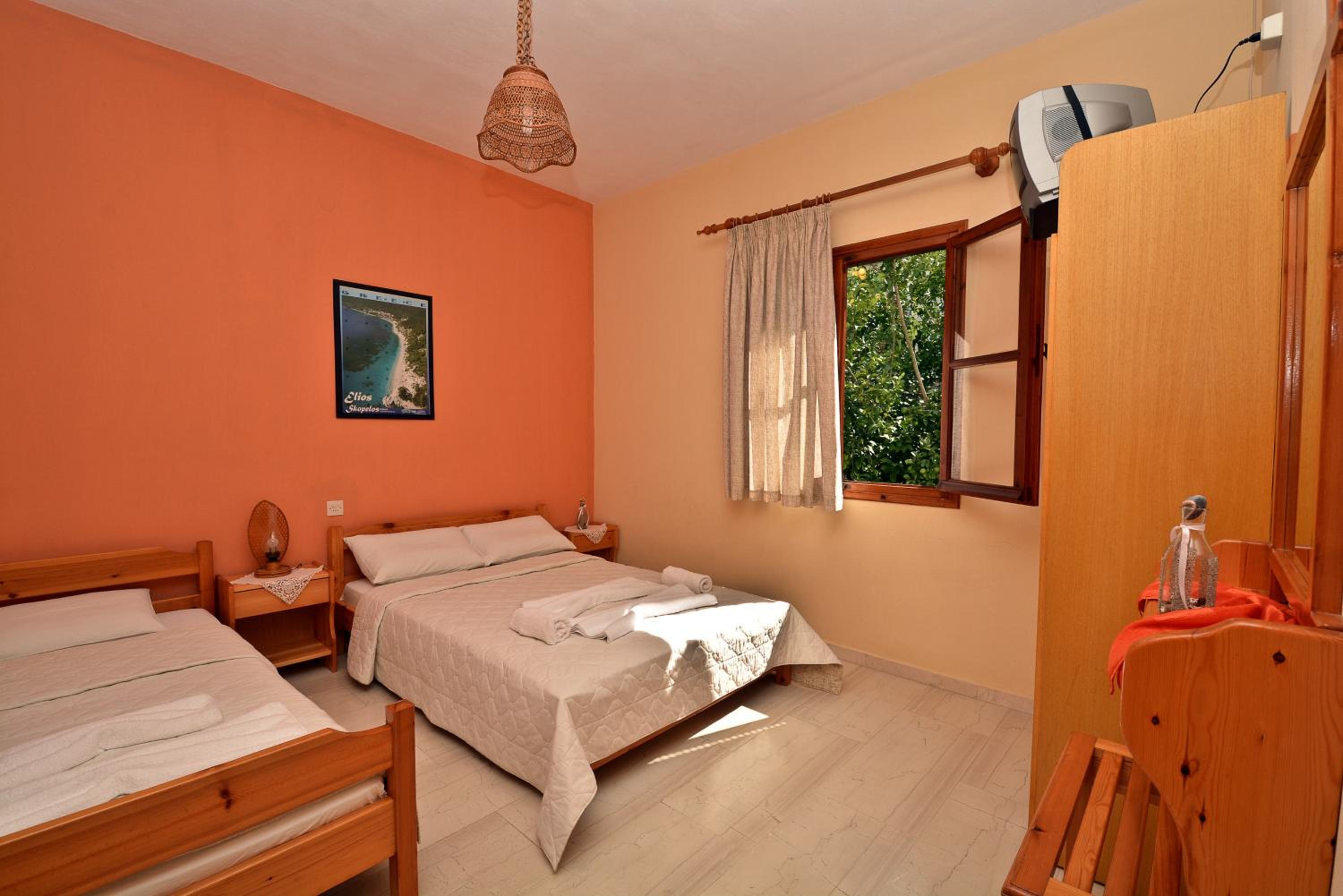 Two-Bedroom Apartment with Balcony photo 3