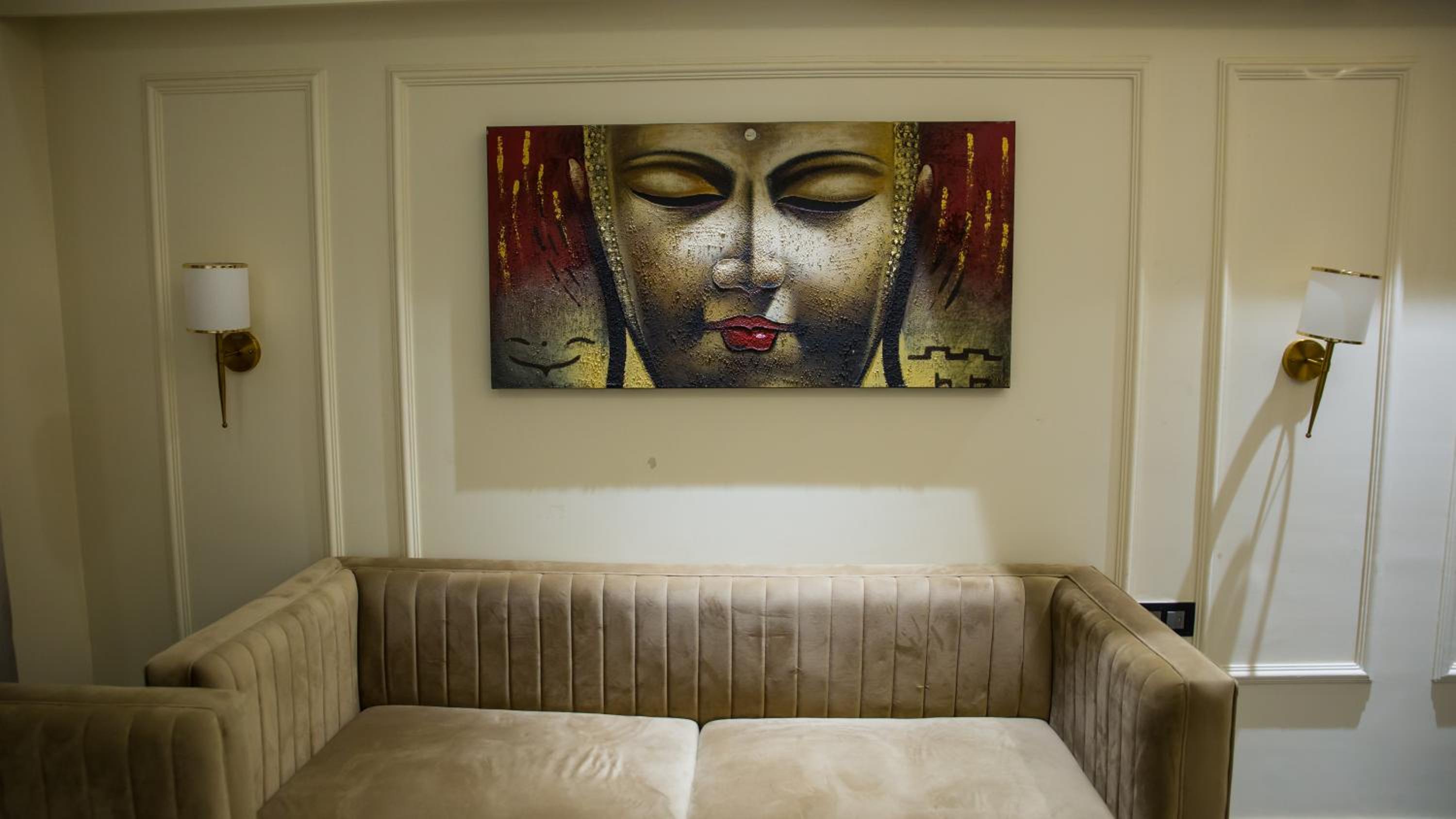 Suite - Photo 28