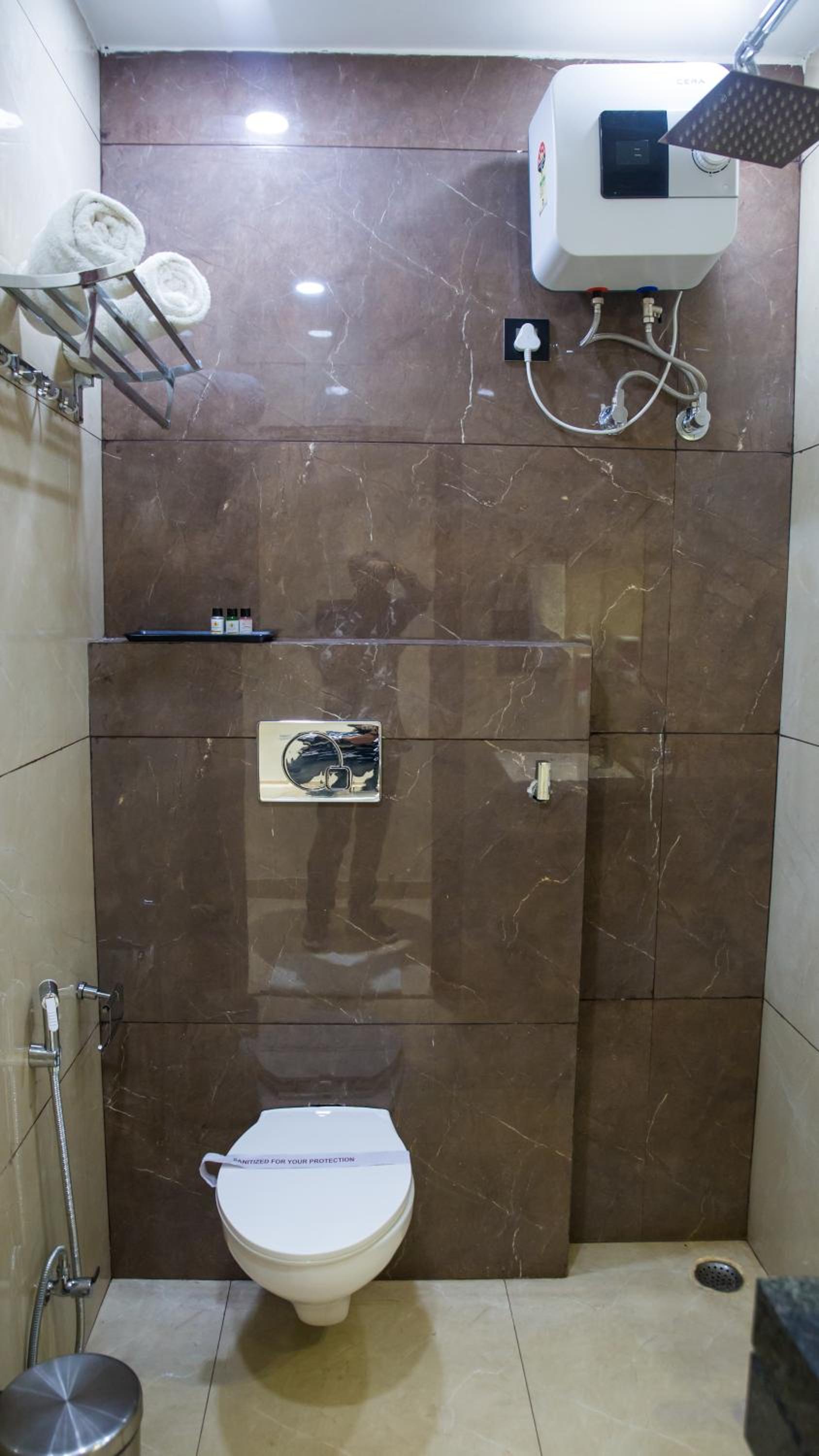 Suite - Photo 19
