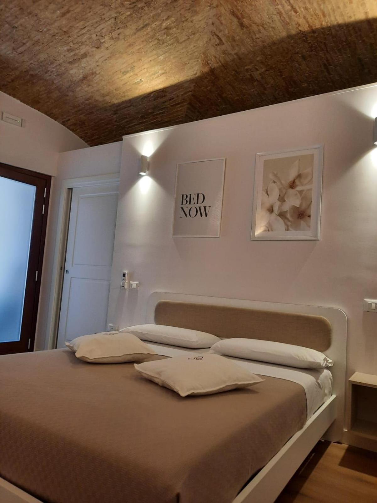 Double Room - Disability Access - Photo 1