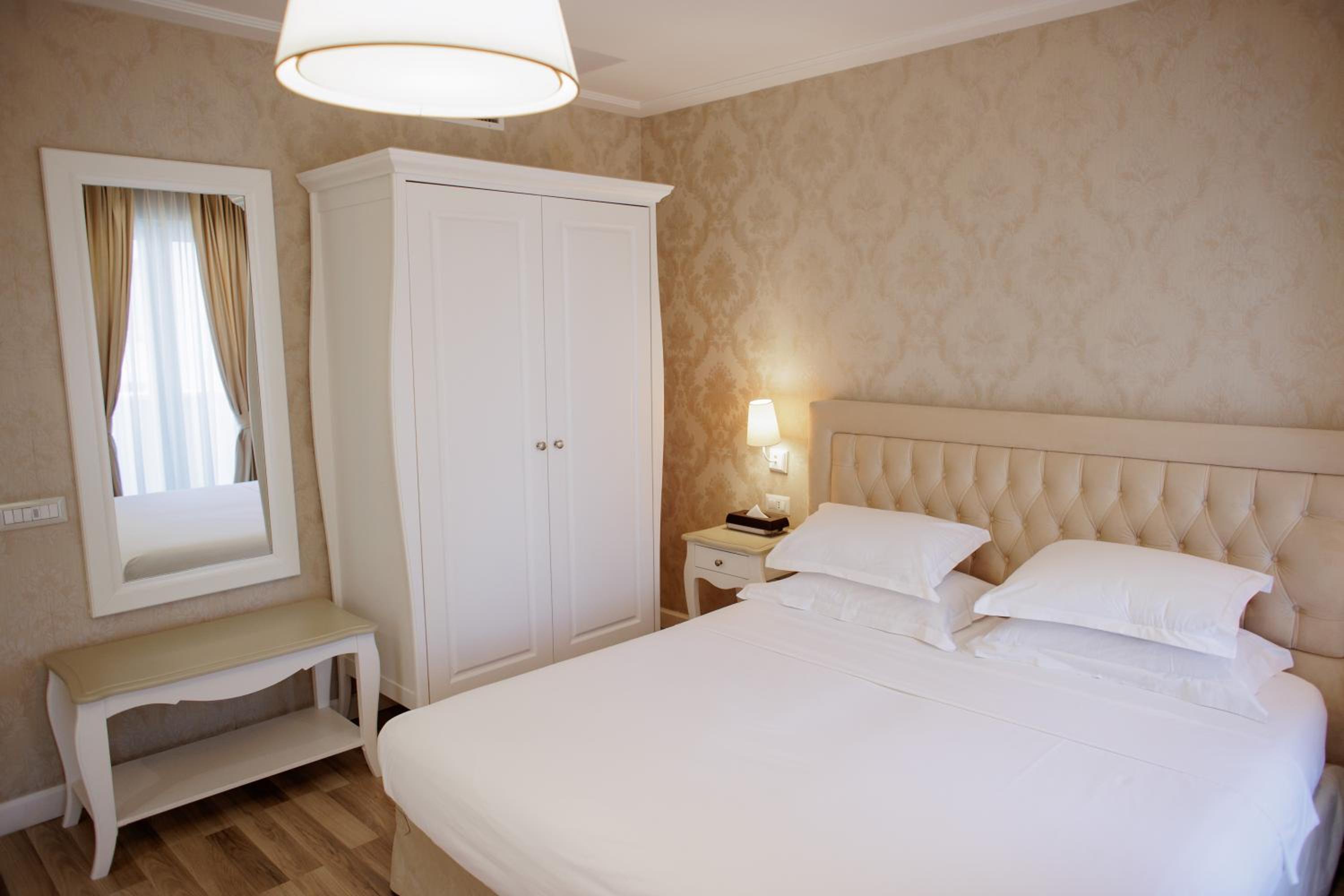 Triple Room with Balcony and Sea View
