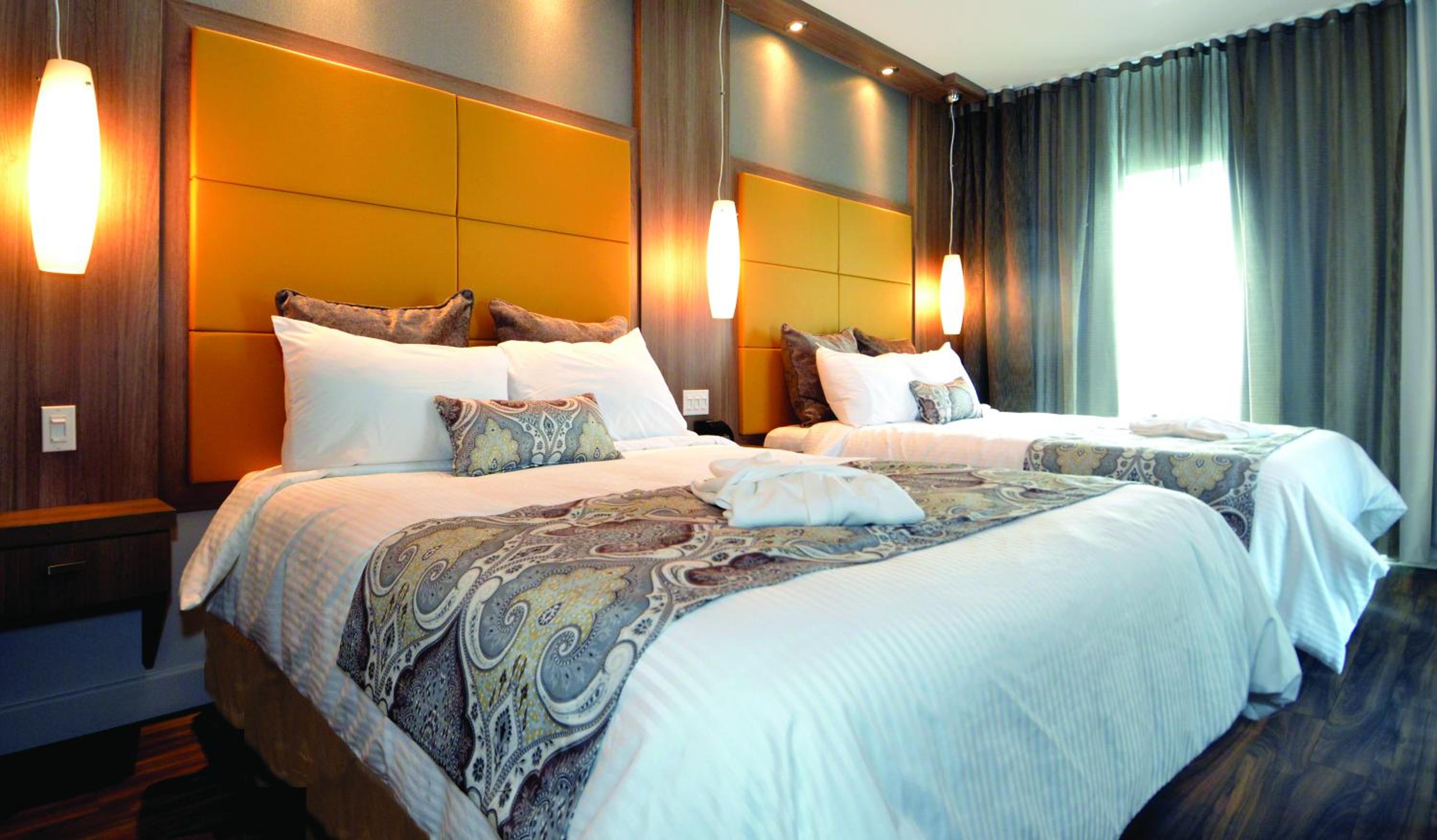 Superior Queen Room with Two Queen Beds - Photo 4