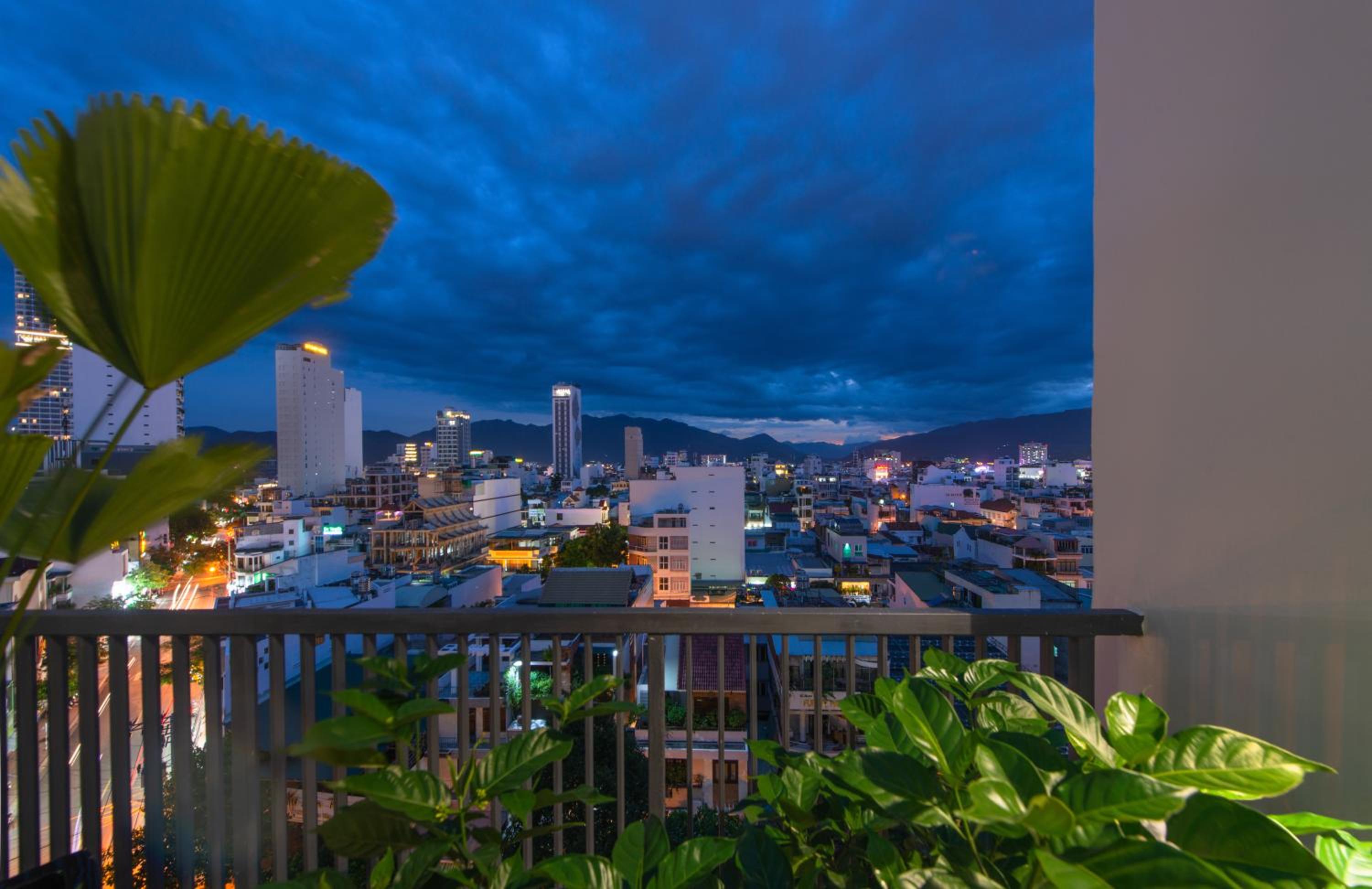 Family Suite with City View photo 2