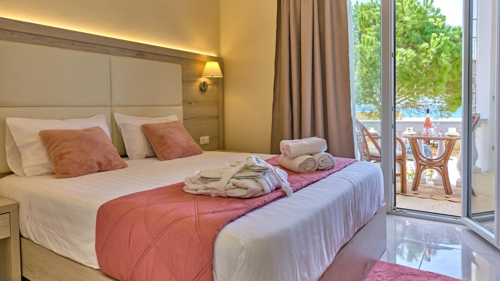 One-Bedroom House photo 1