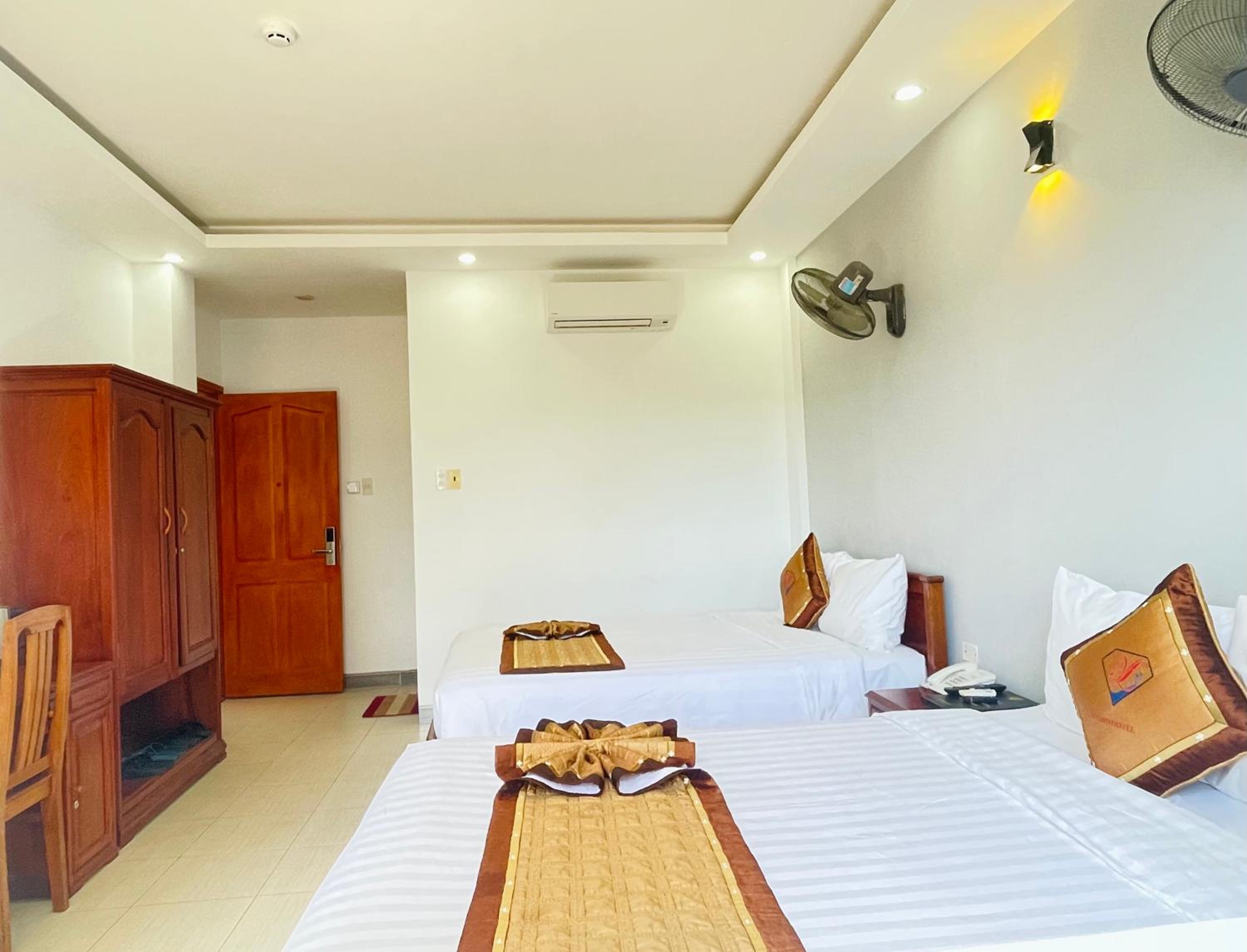Deluxe Double or Twin Room with Balcony