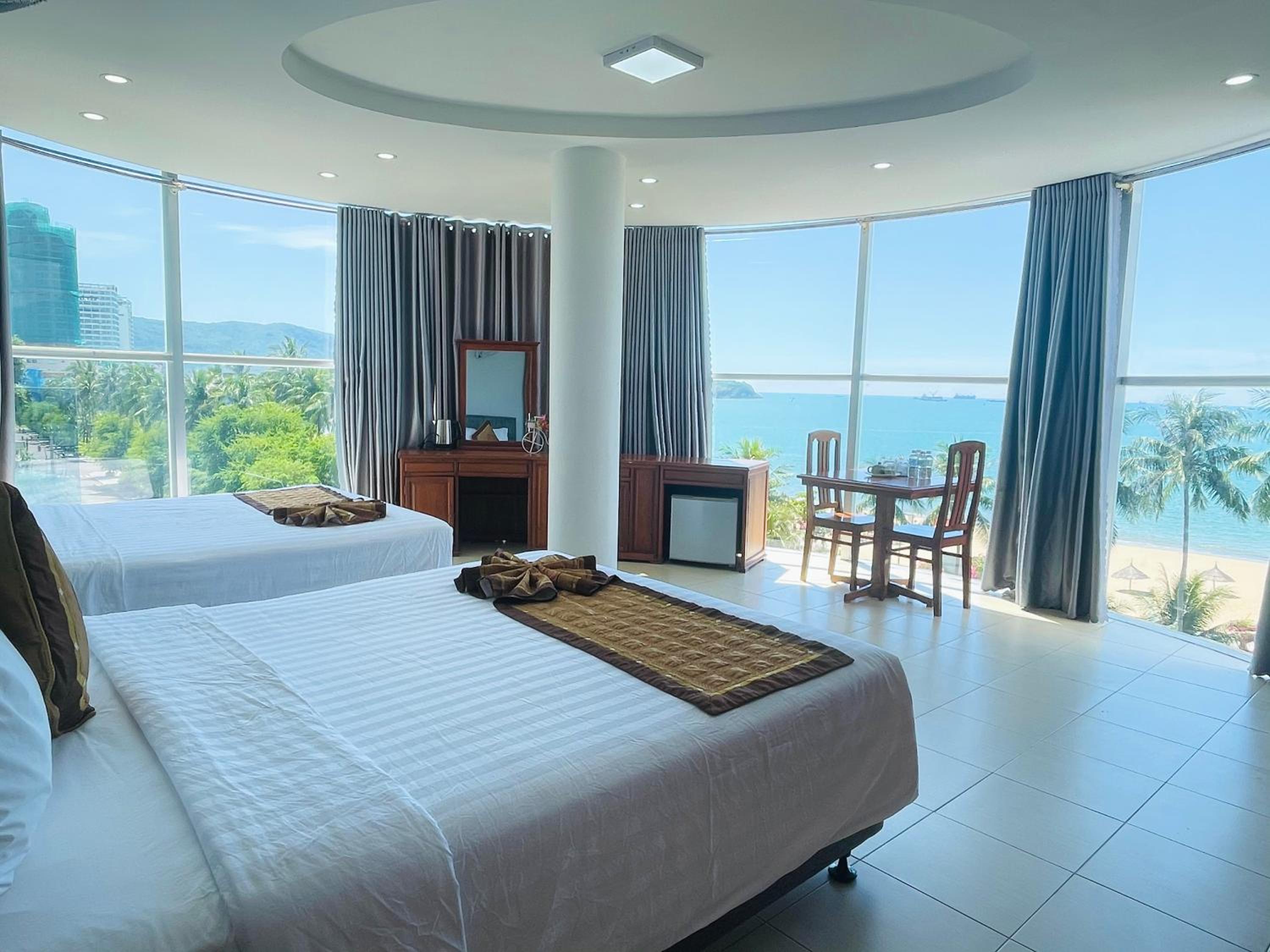 Family Room with Sea View