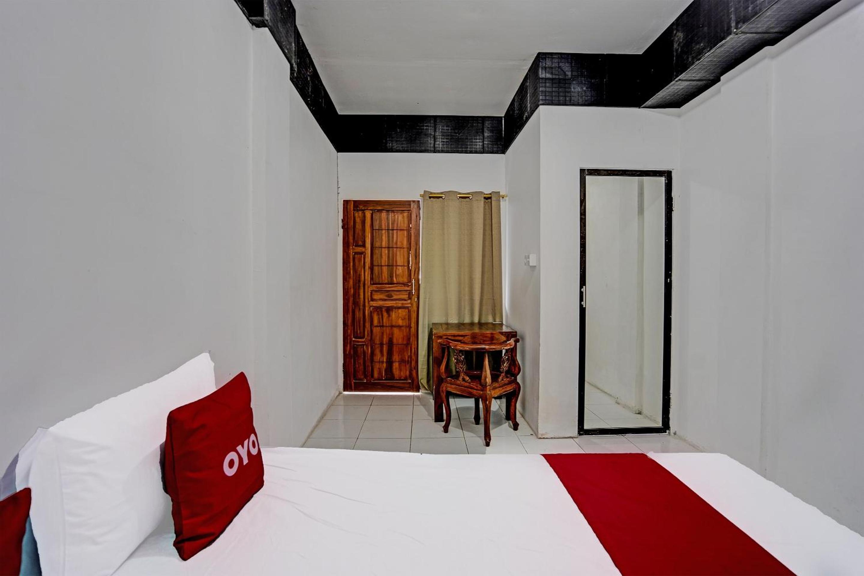 Standard Double Room - Photo 12