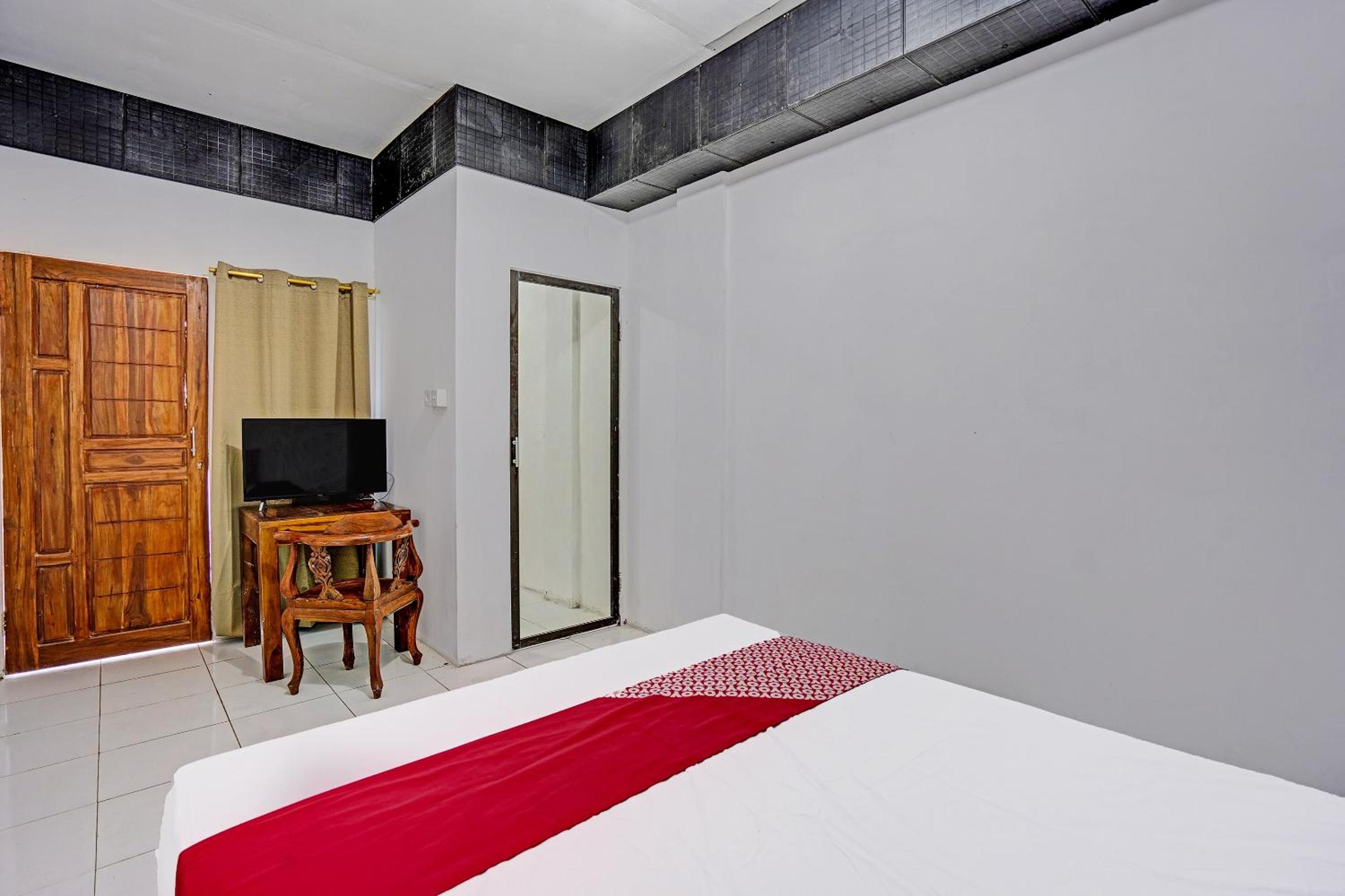 Standard Double Room - Photo 11