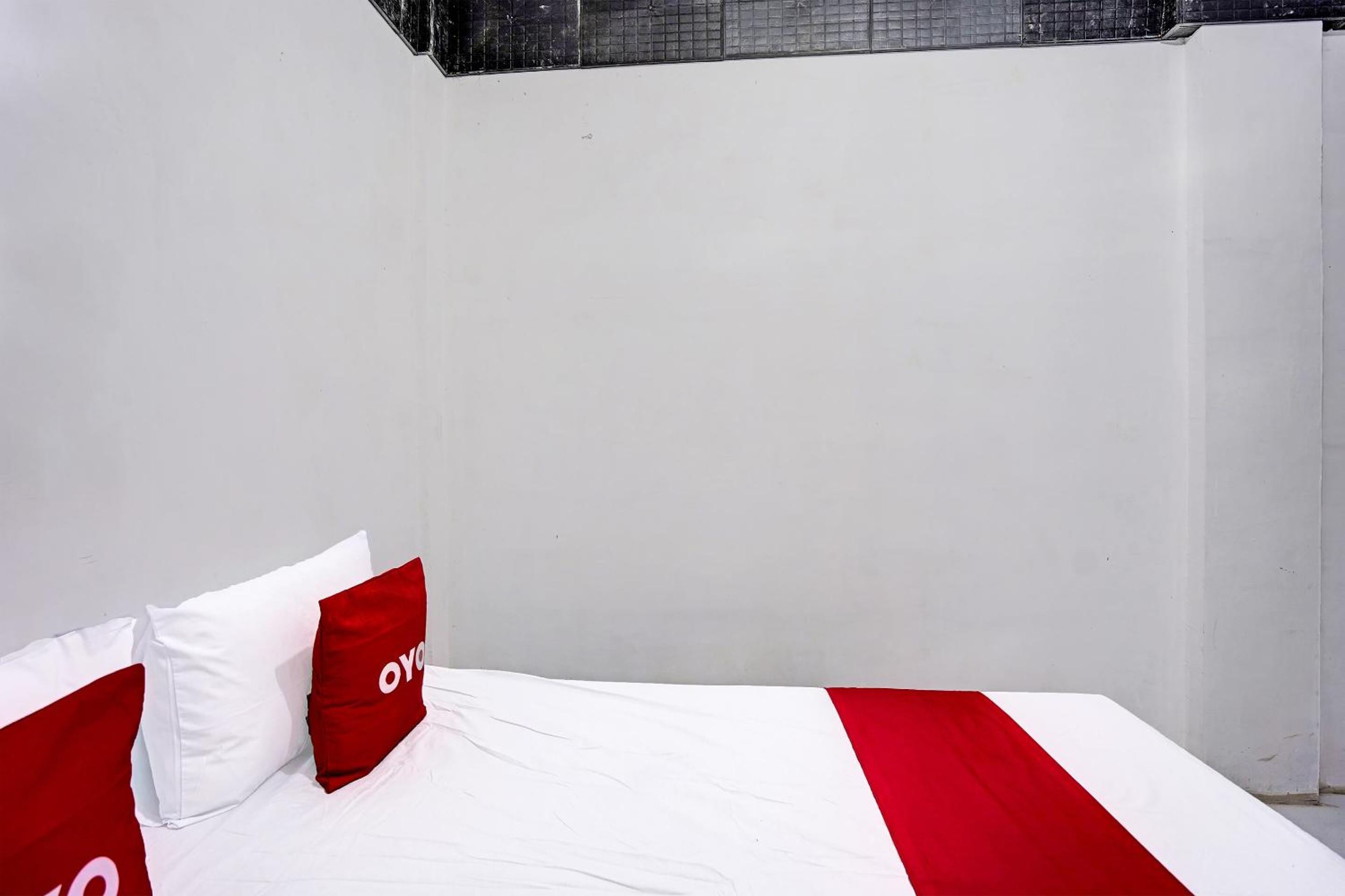 Standard Double Room - Photo 8