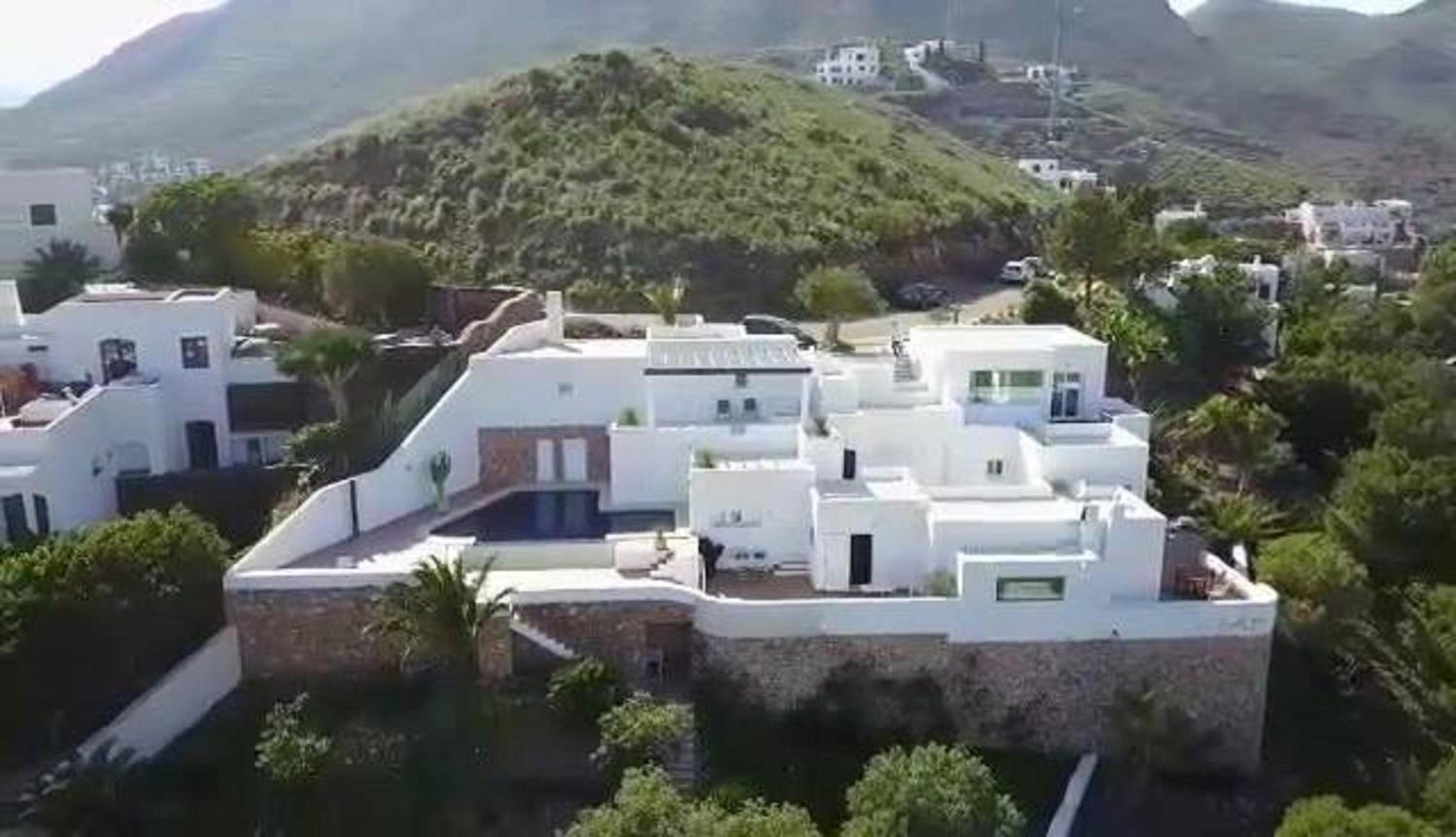 Villa with Sea View photo 2