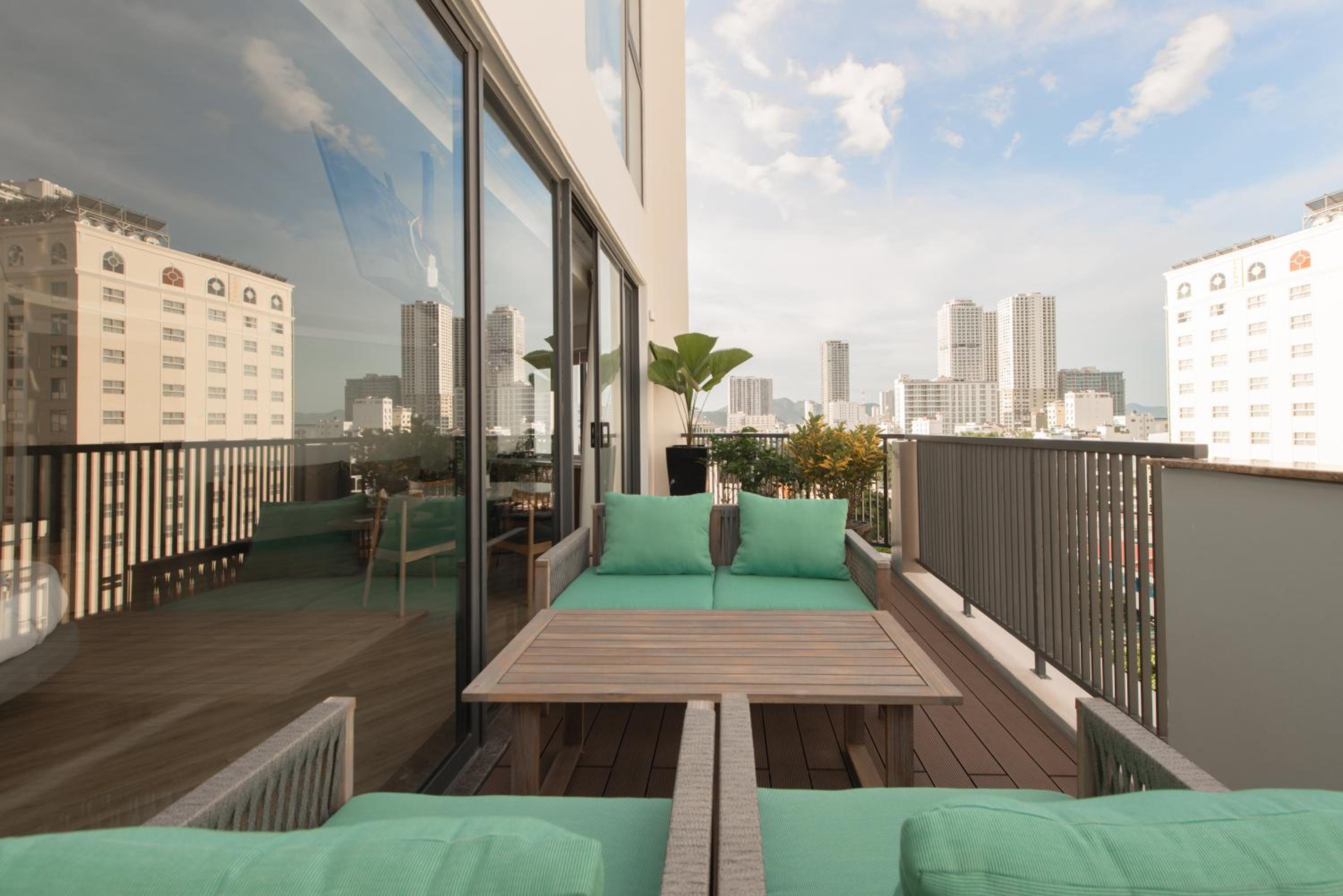 Family Suite with City View photo 3