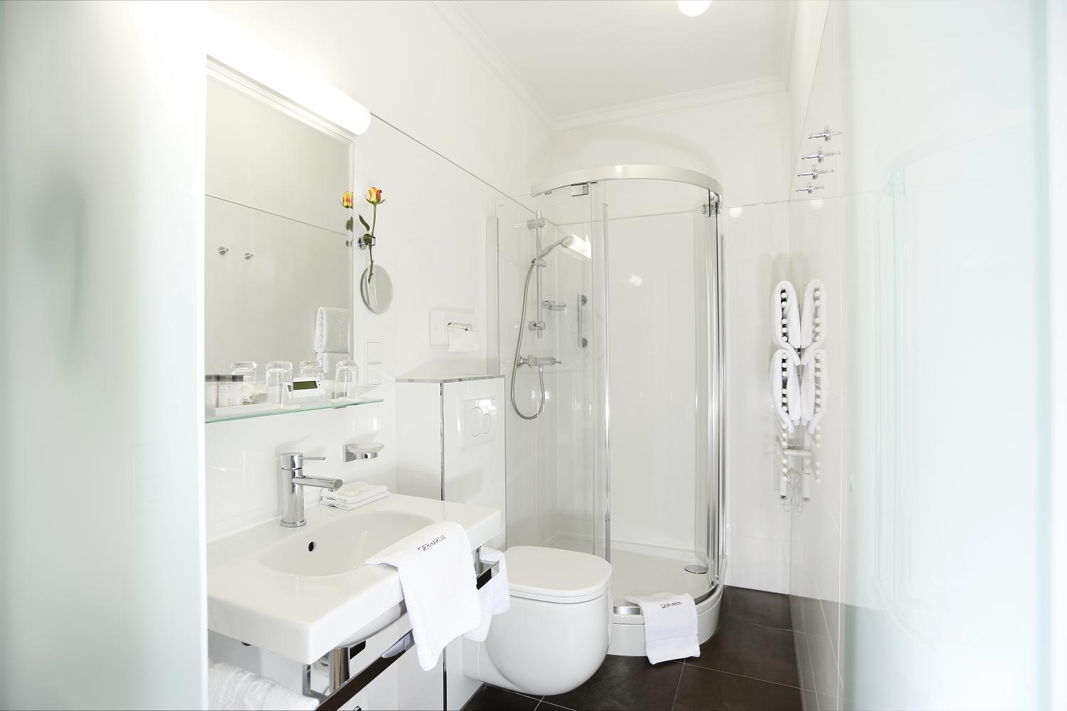 Standard Double Room - Photo 2