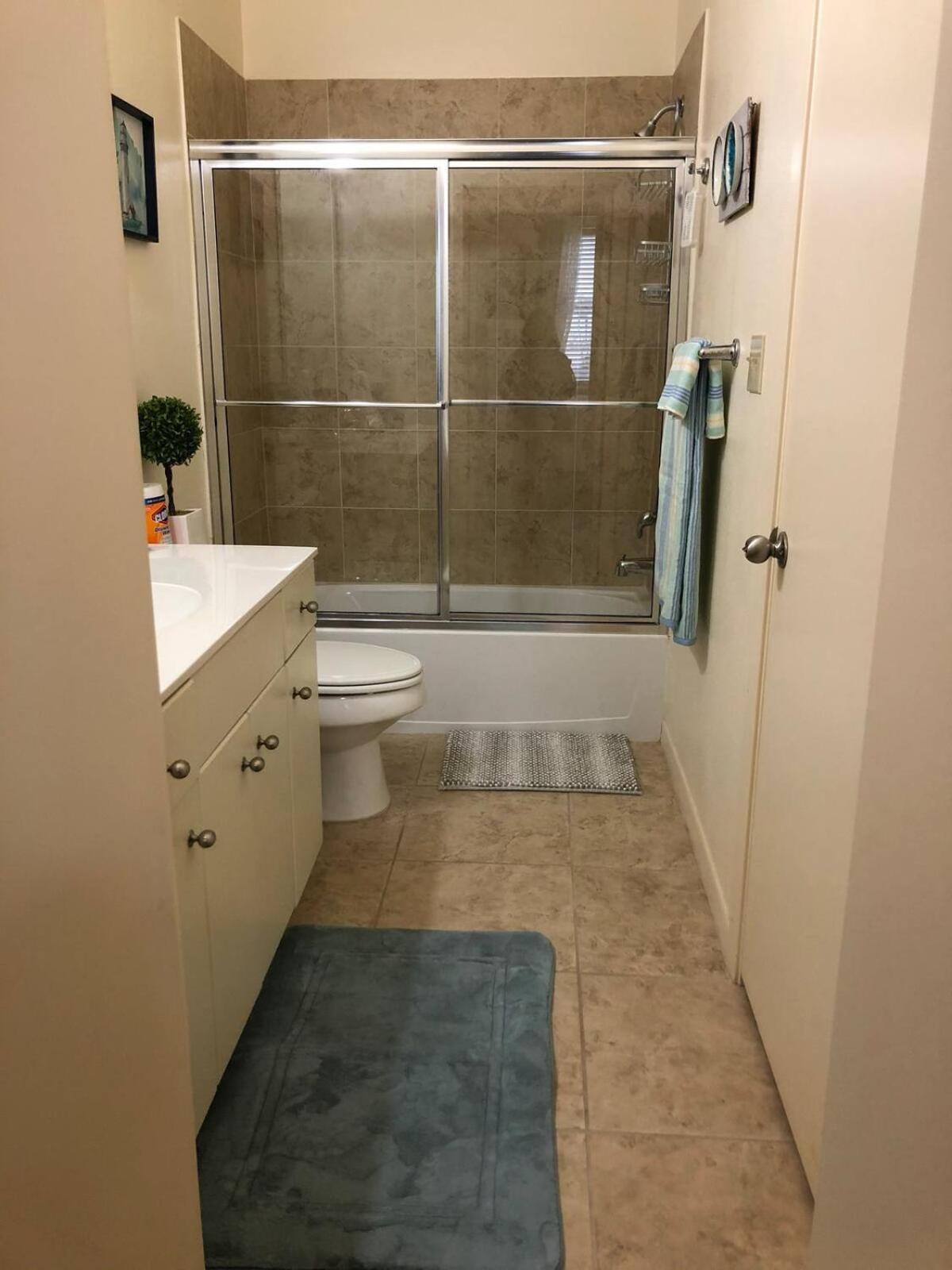 Three-Bedroom House photo 2