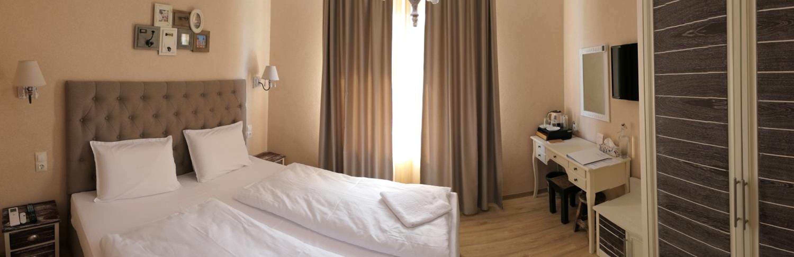 Small Double Room - Photo 6