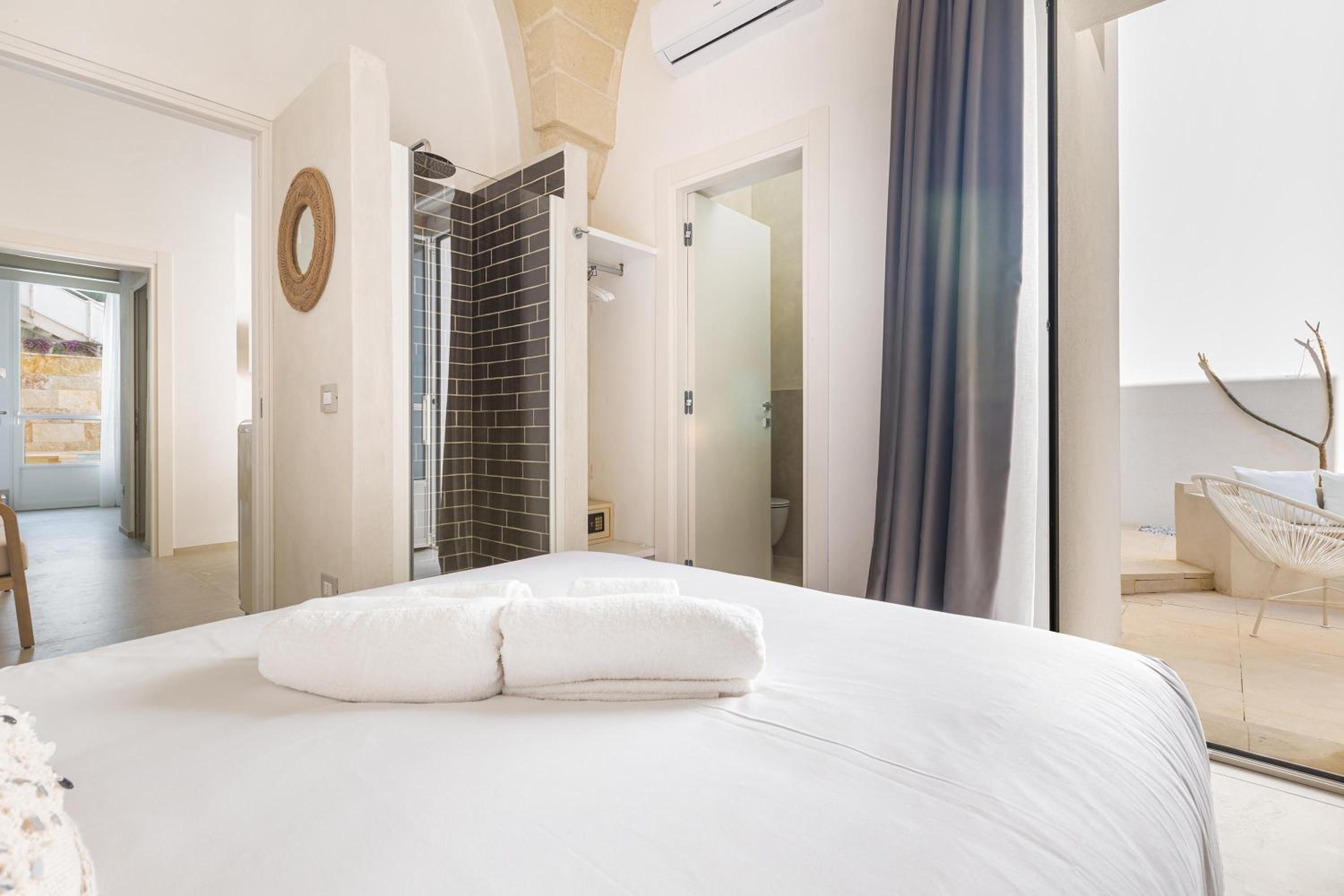 Two-Bedroom Apartment with View photo 3