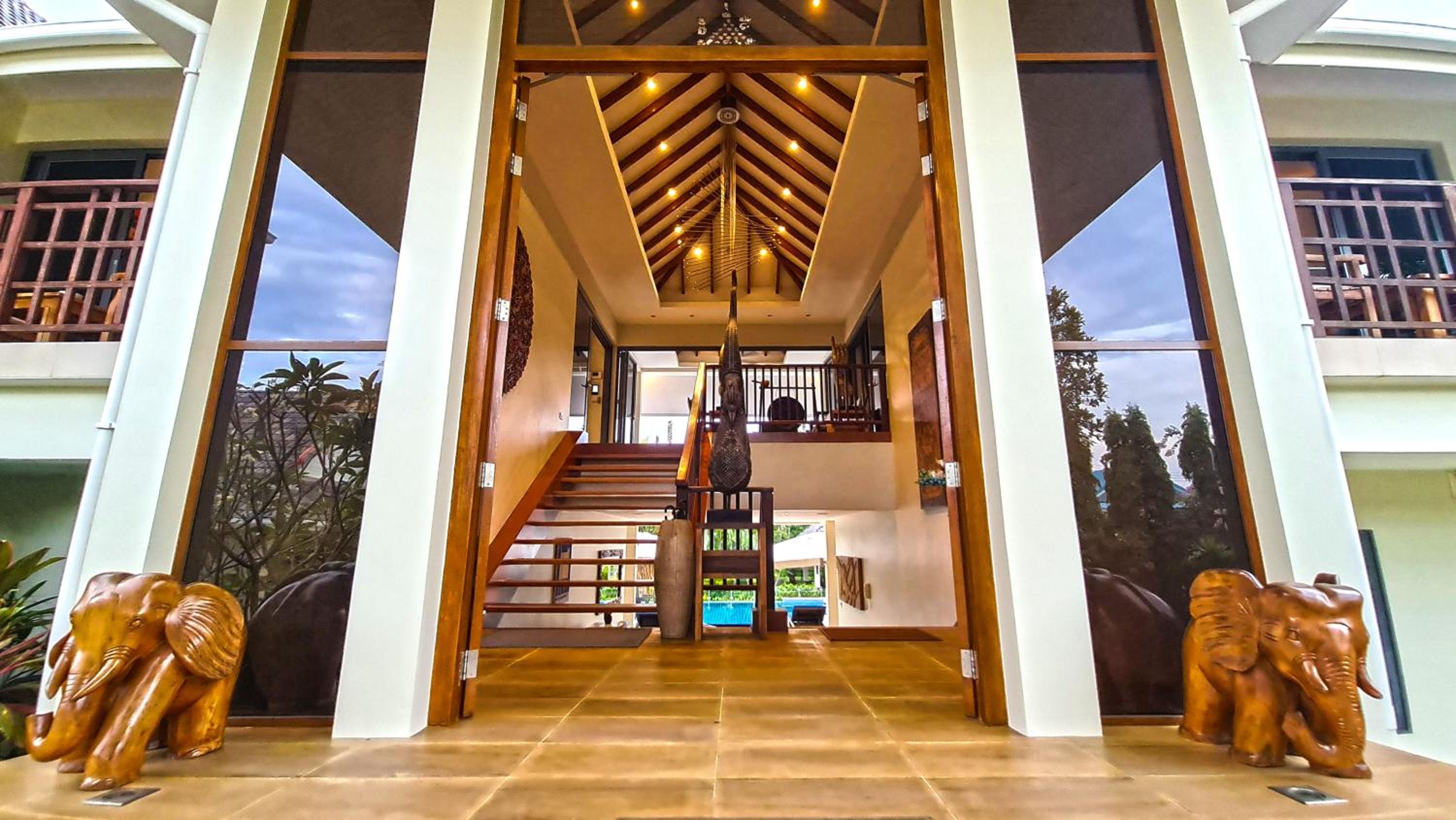 Villa - Photo 1