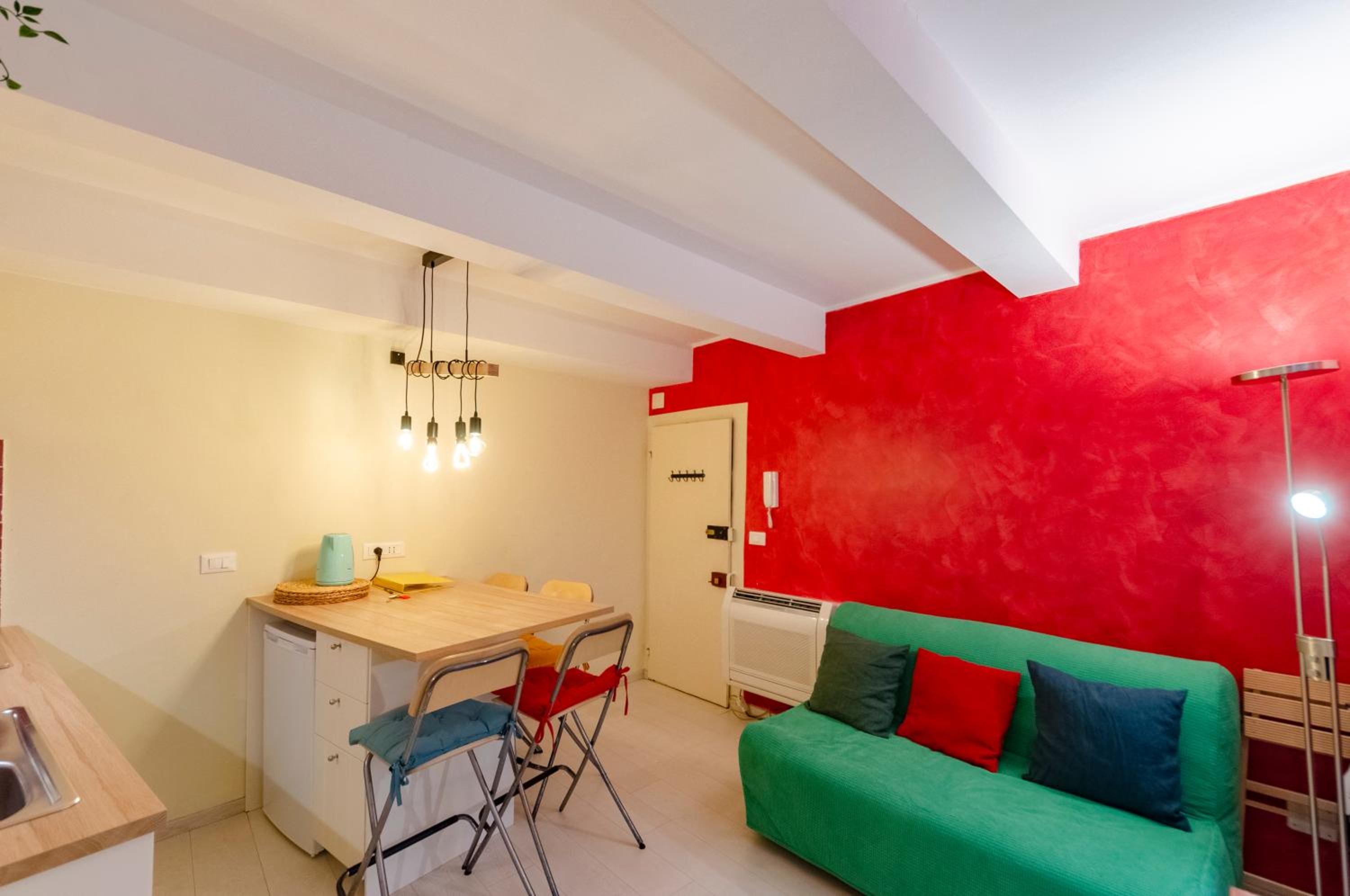 One-Bedroom Apartment