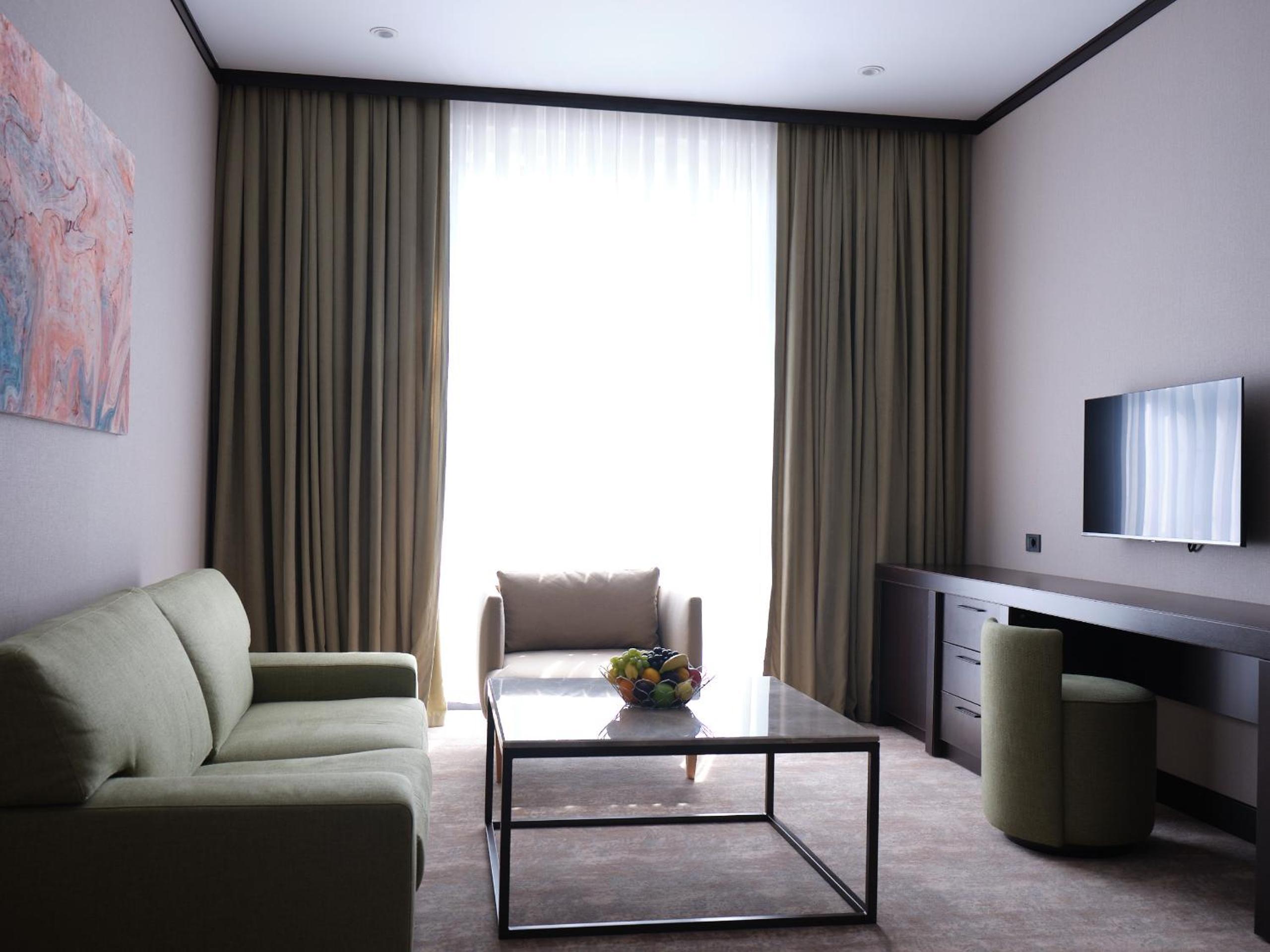 Deluxe Junior Suite photo 2